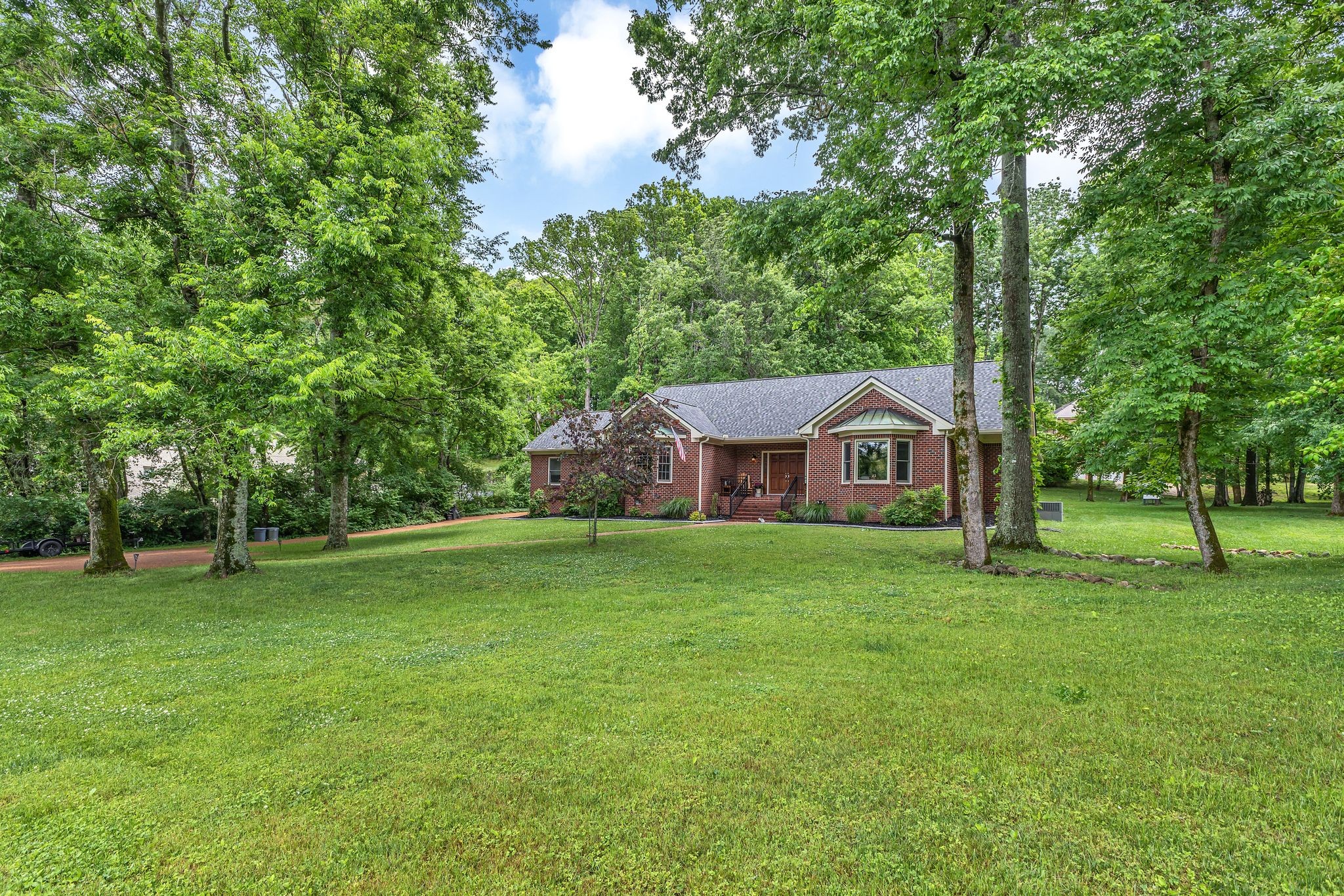 5087 Saddleview Dr