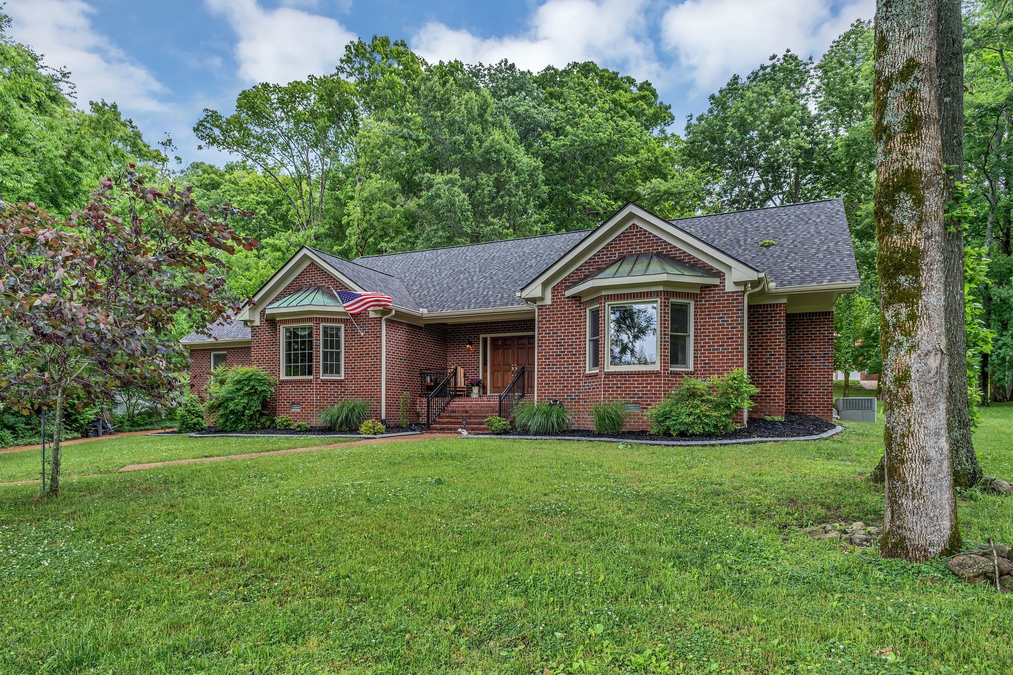 5087 Saddleview Dr