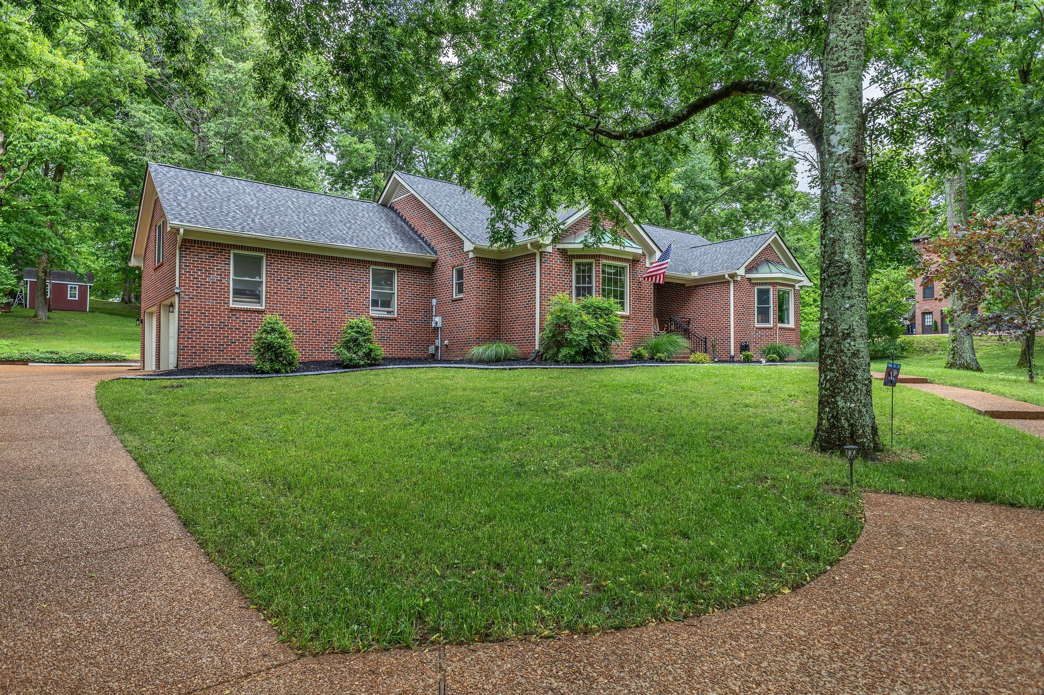 5087 Saddleview Dr