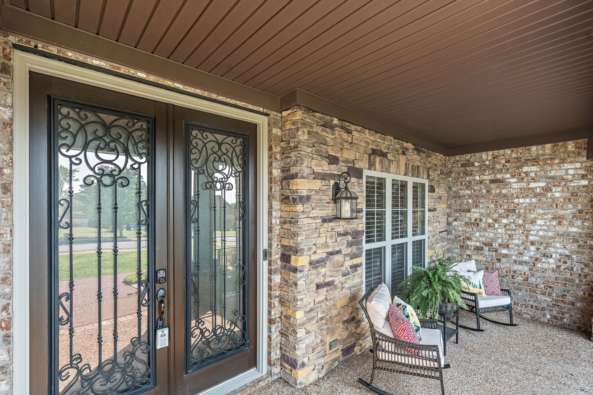 715 Farmington Dr