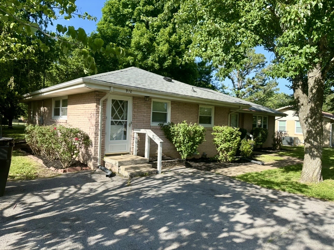 910 Glenwood Dr