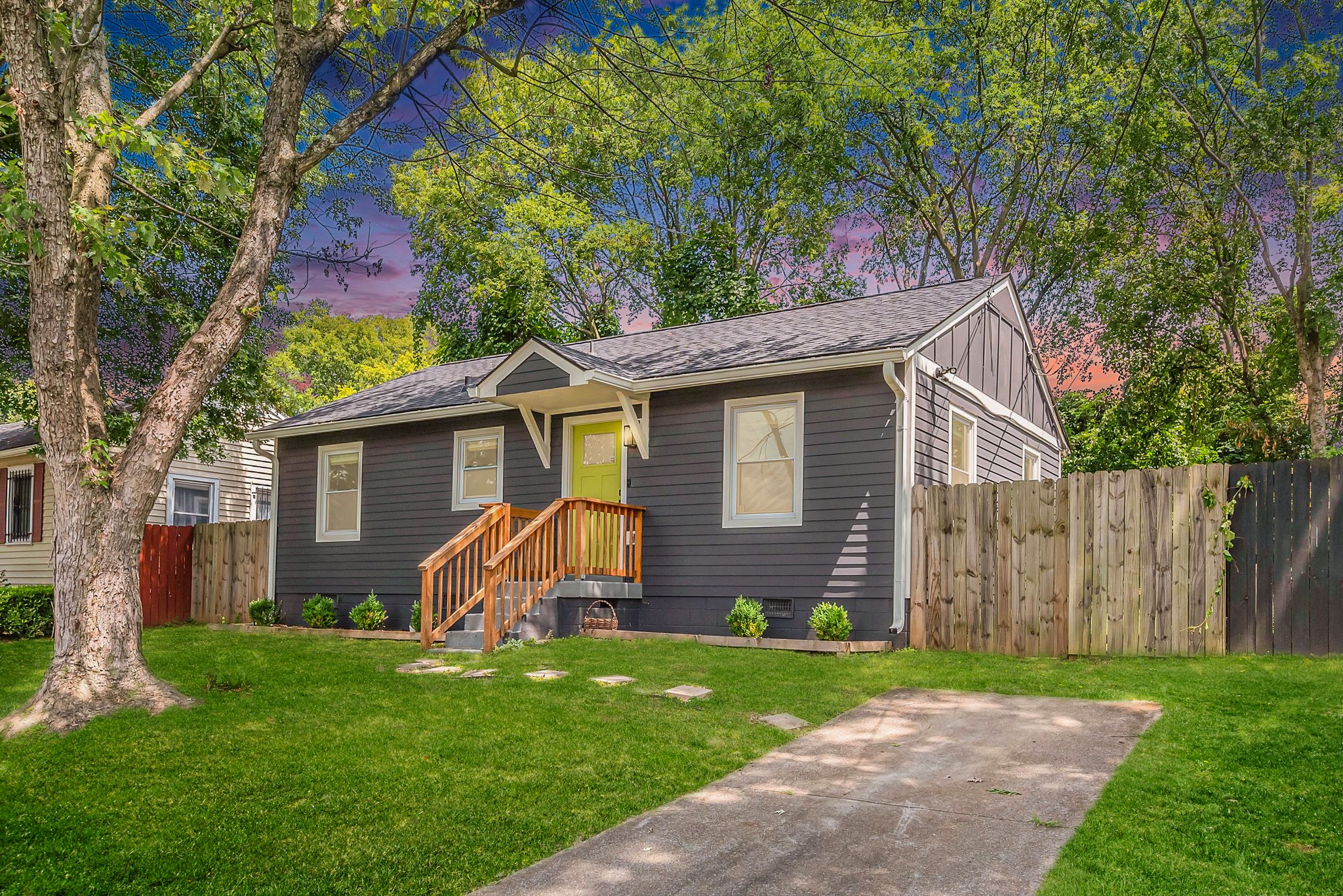 View Nashville, TN 37206 house