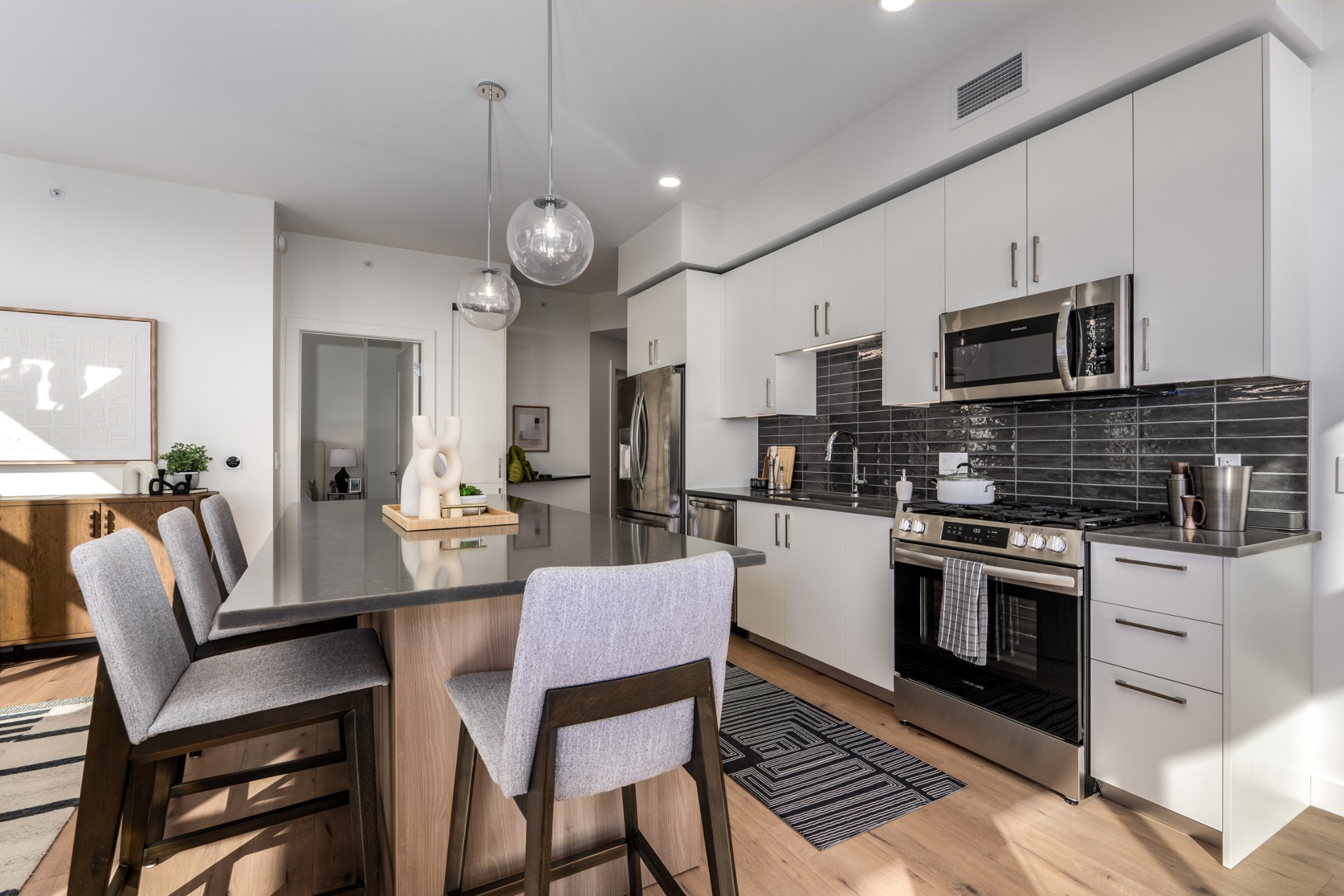 1212 Demonbreun St B2 (E)