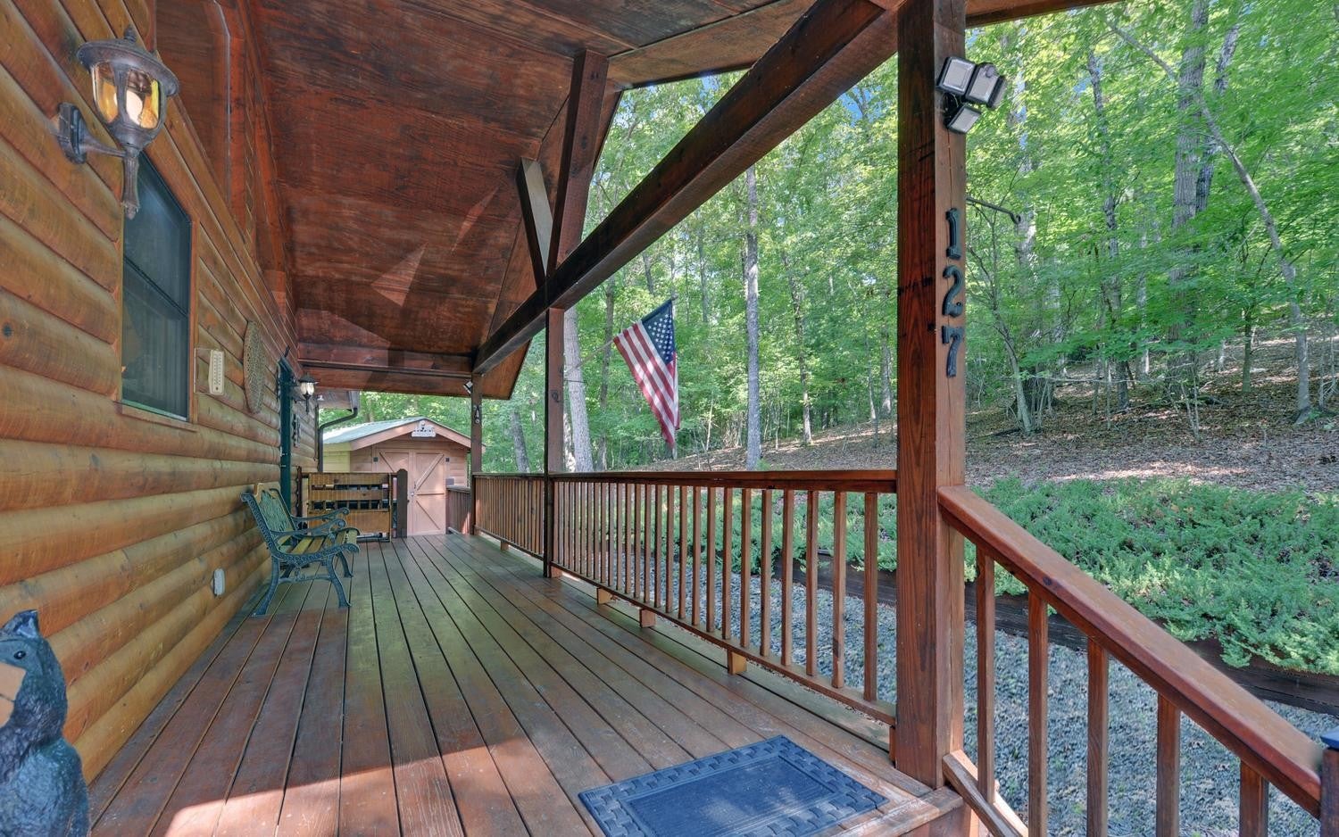127 Lazy Creek Ln