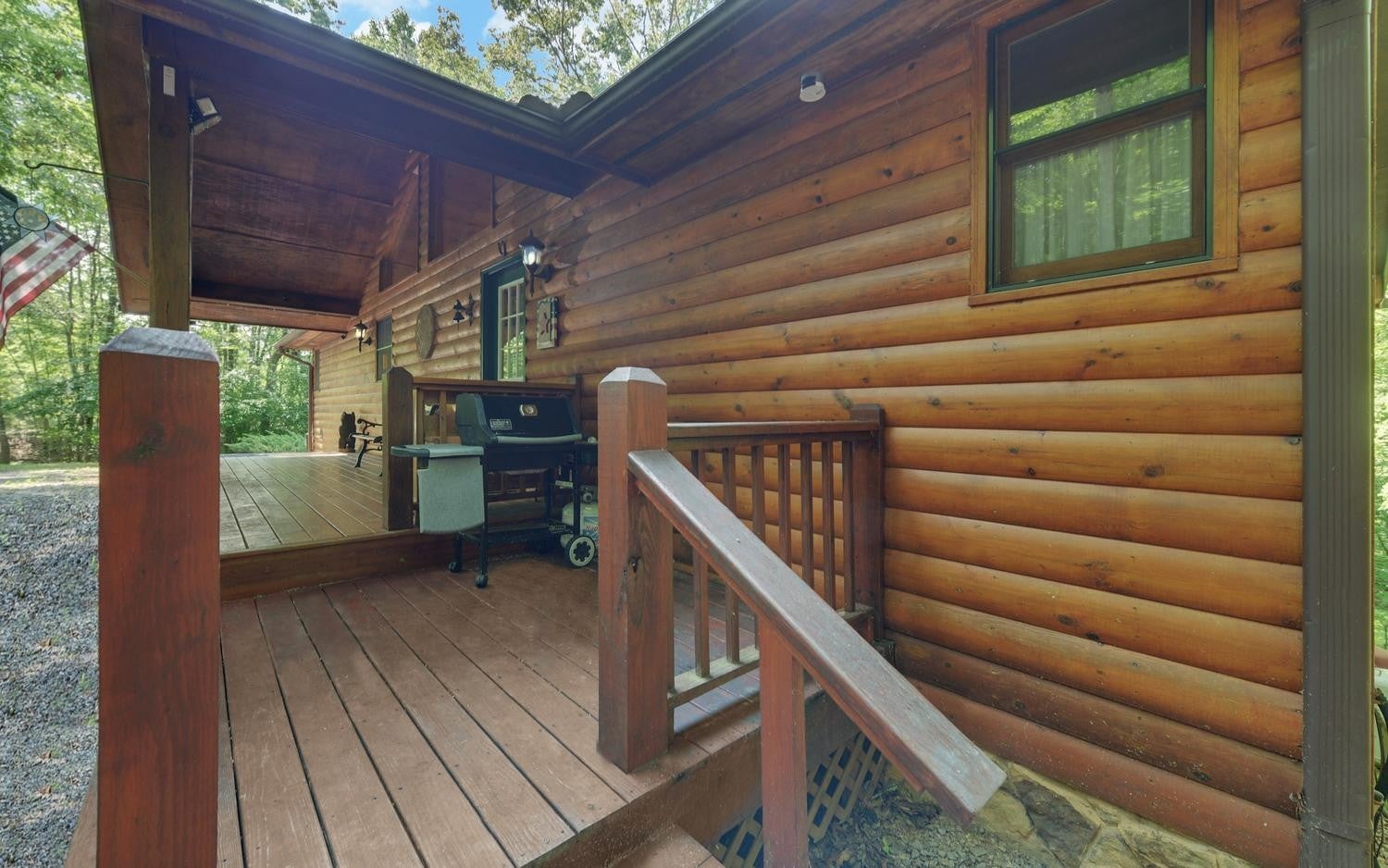 127 Lazy Creek Ln