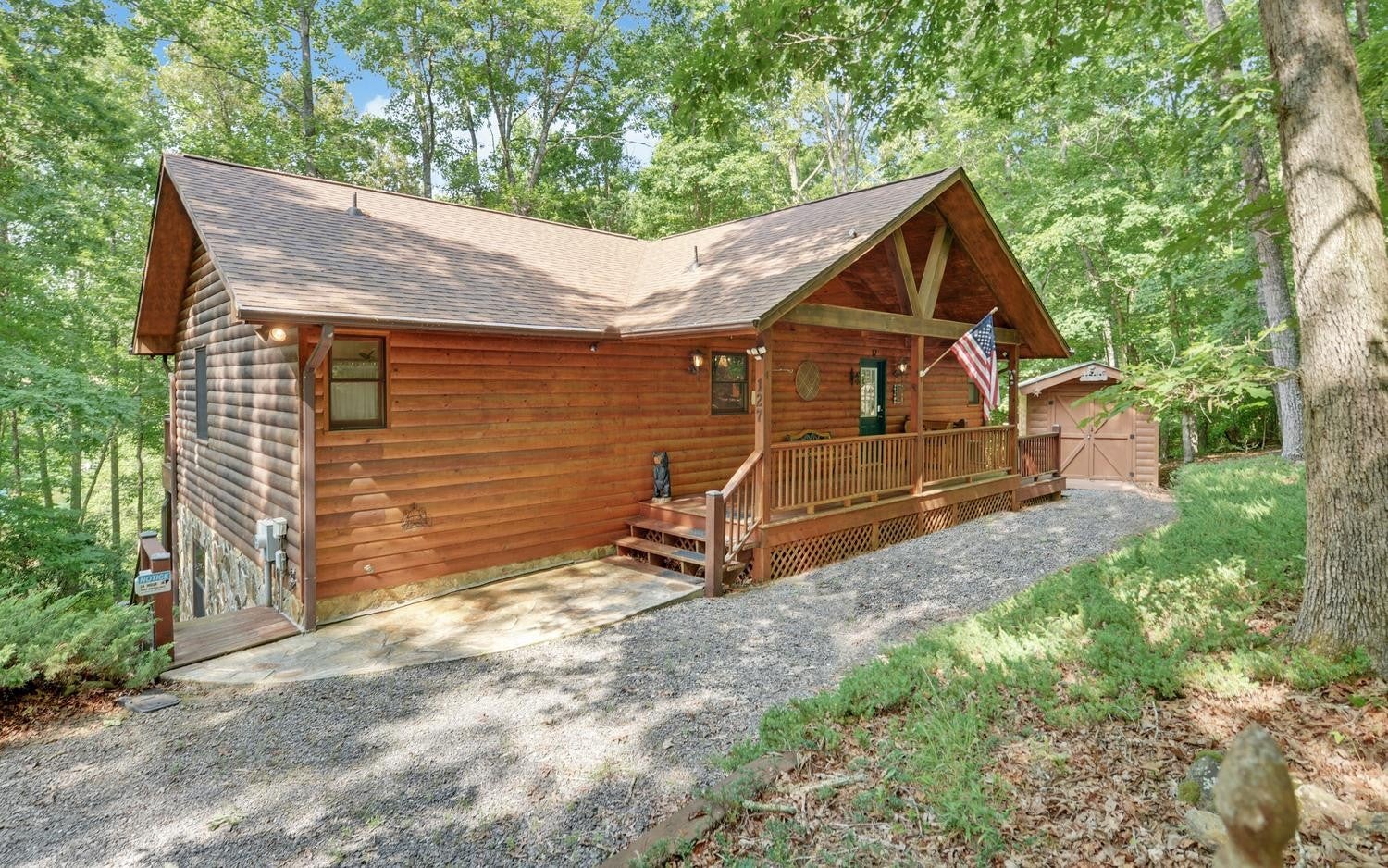 127 Lazy Creek Ln