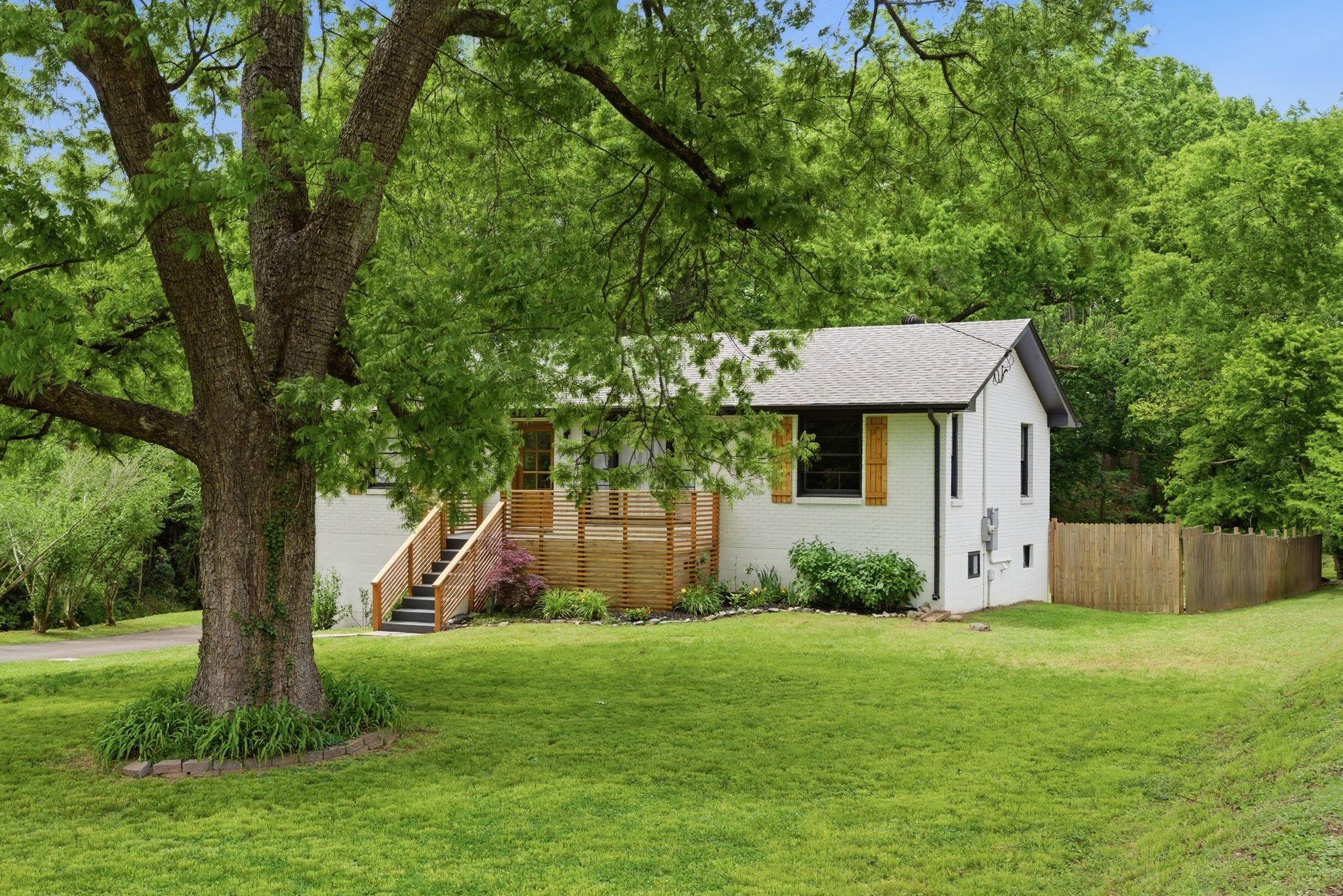 1216 Preston Dr