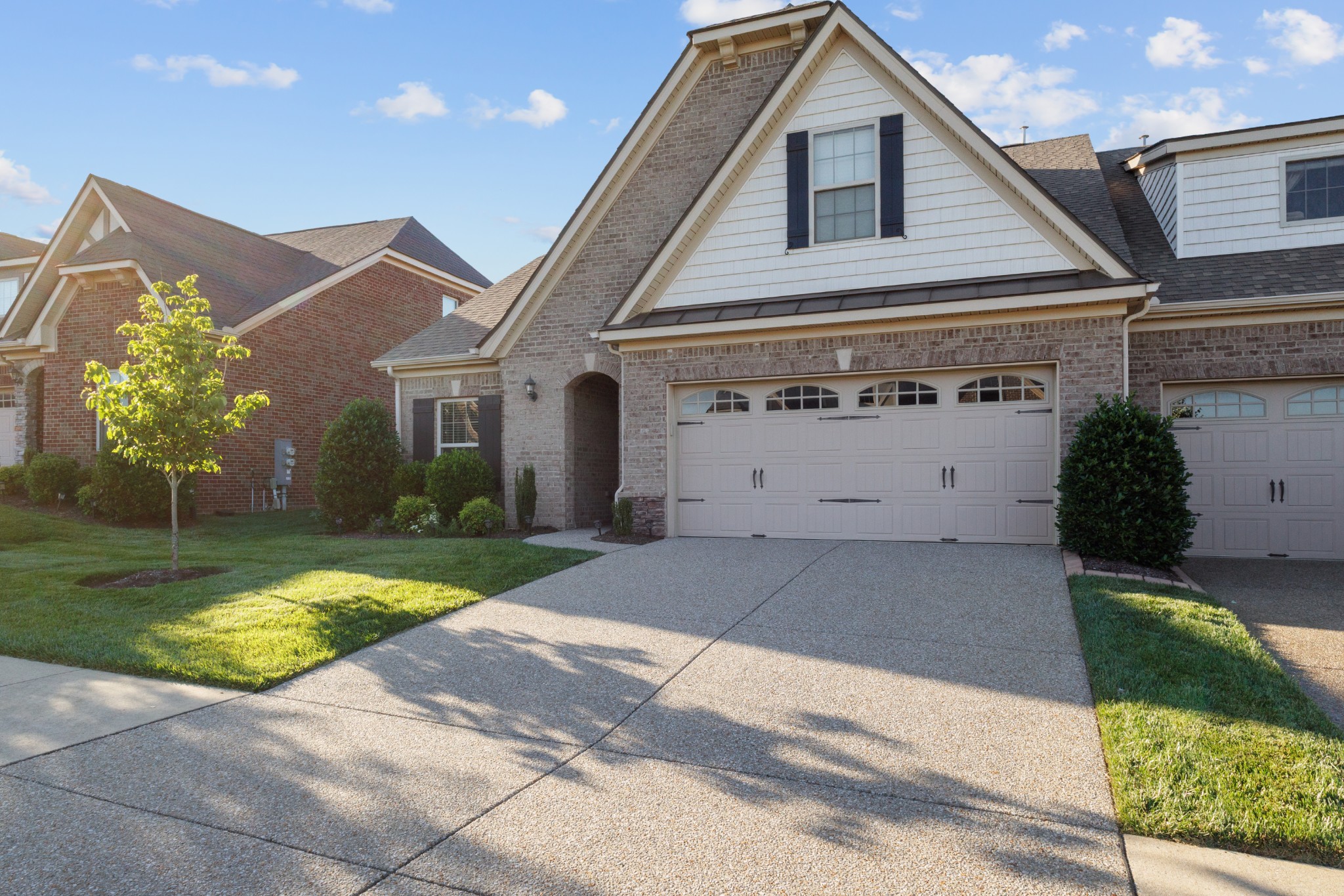 864 Meadowcrest Way 823