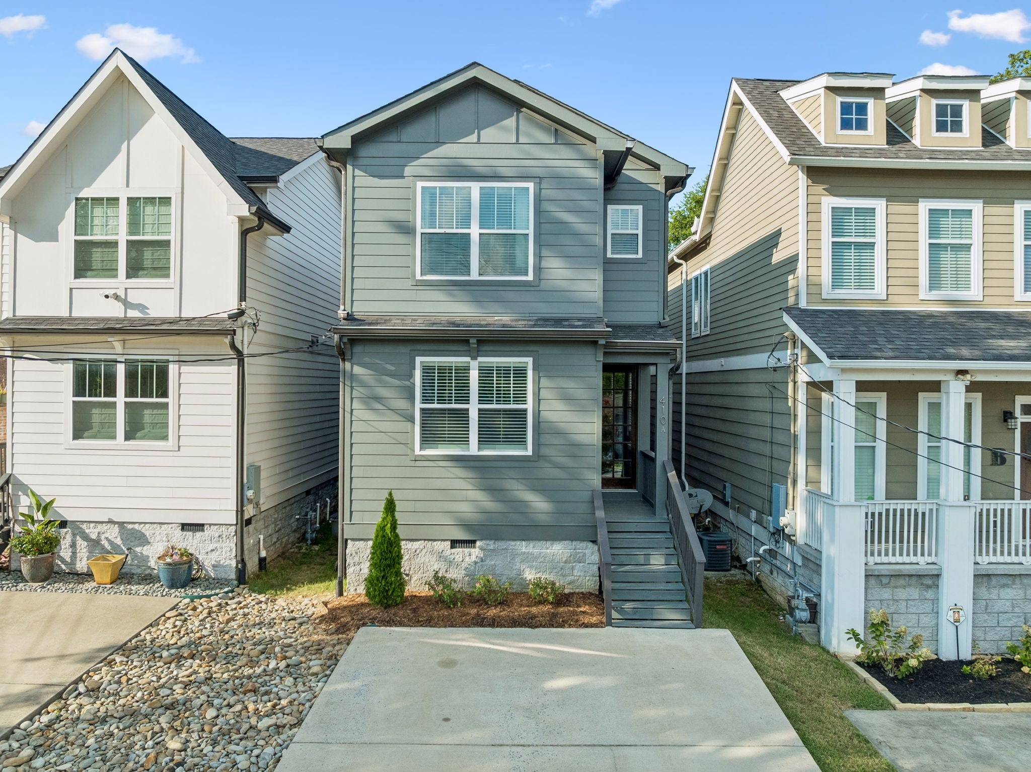 4-bed listing at 410a Saint Francis Ave, Nashville