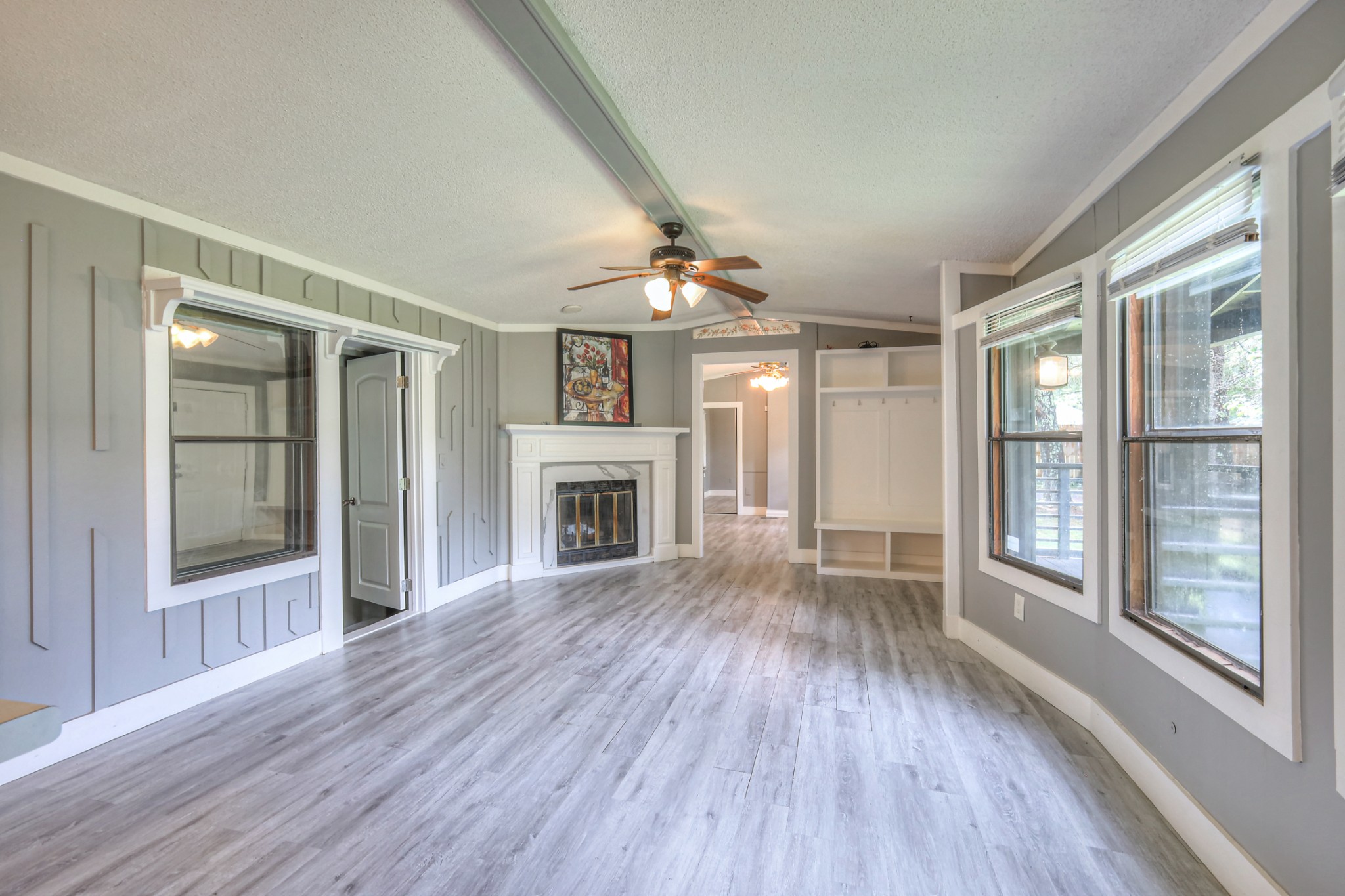 915 Hearthstone Ct