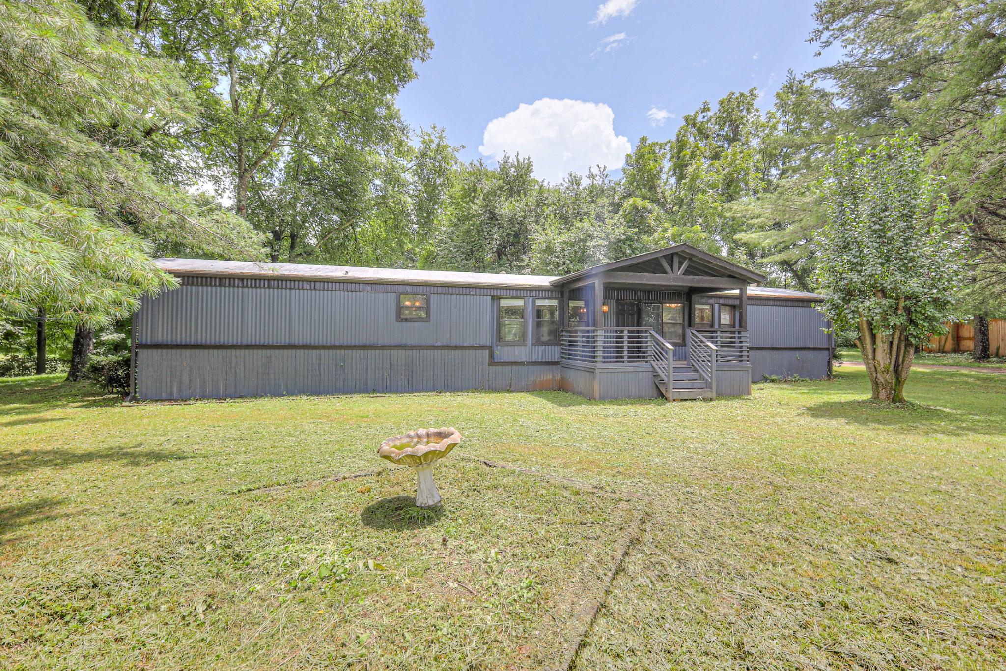 915 Hearthstone Ct
