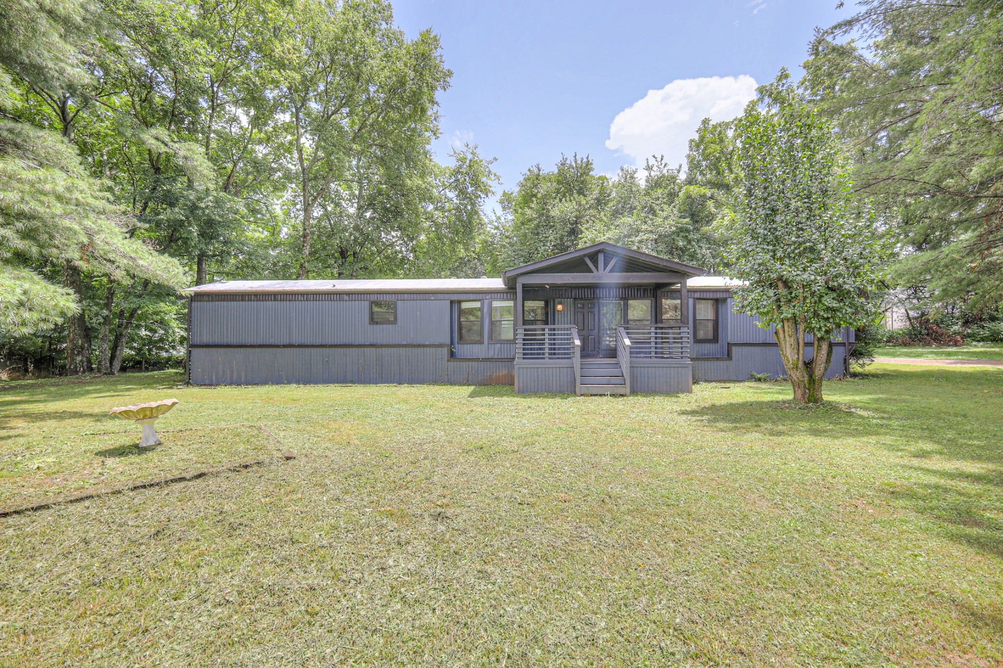 915 Hearthstone Ct