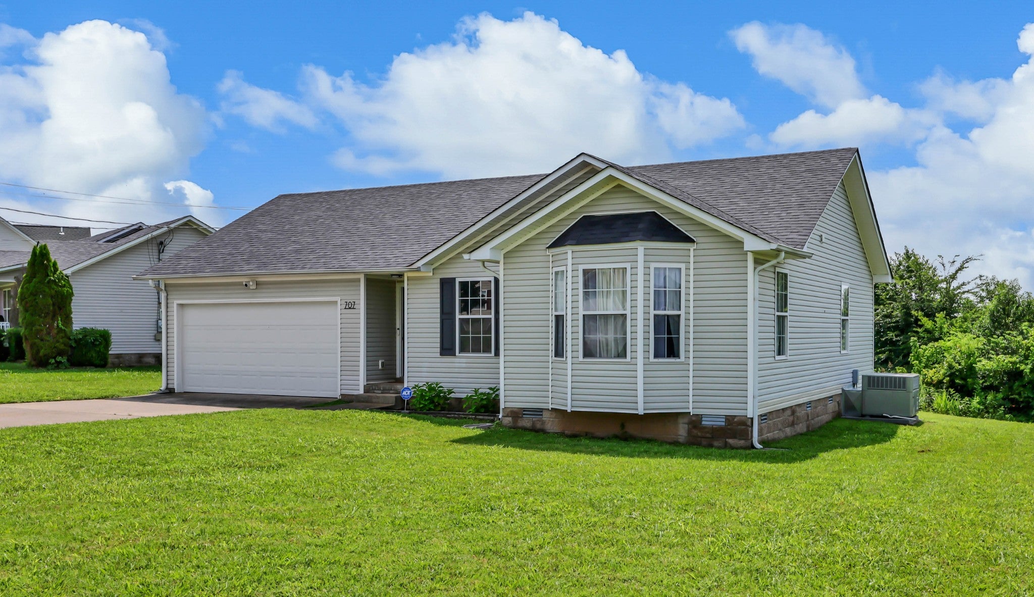 707 Shetland Dr
