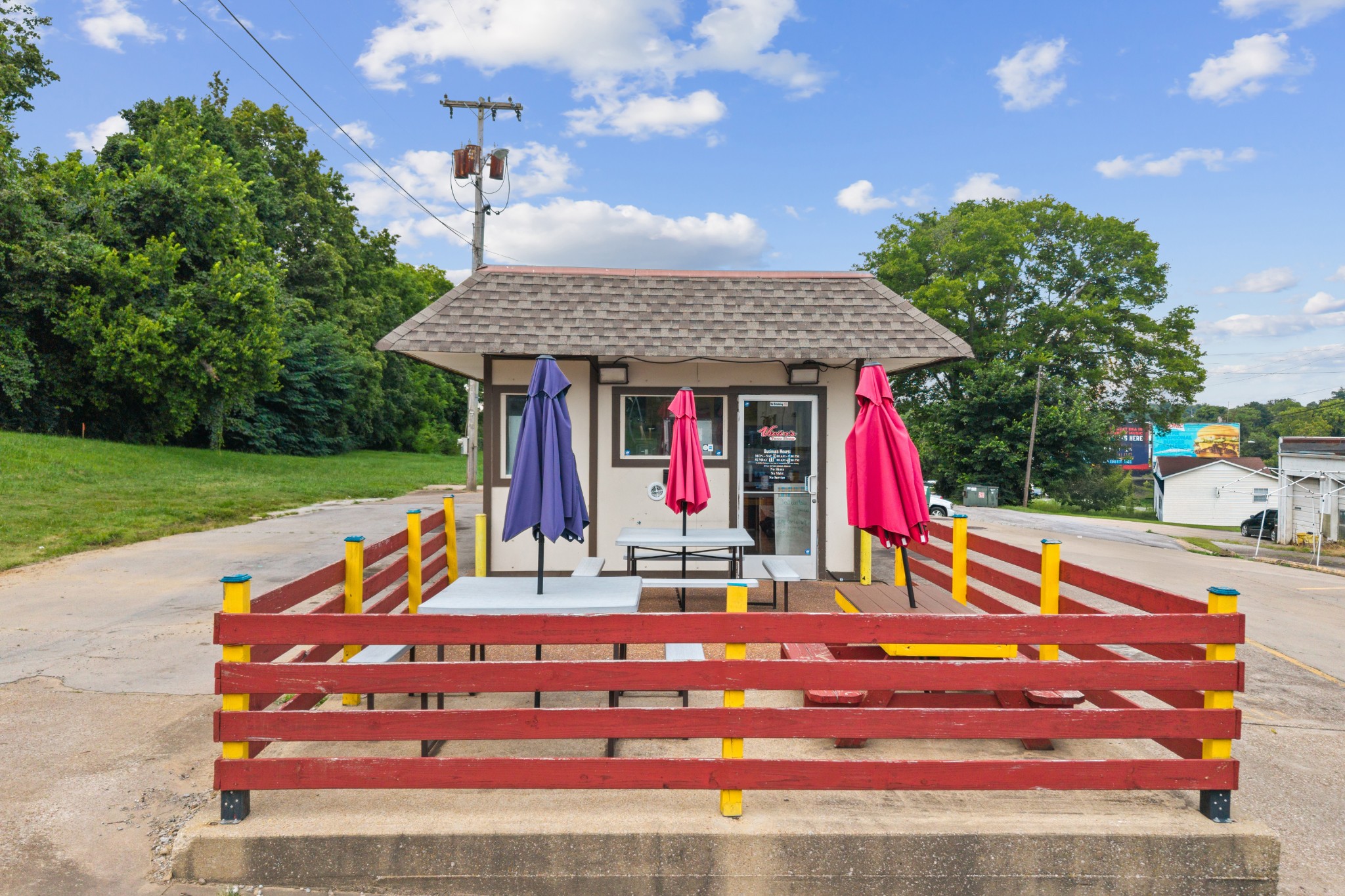 200 W 3rd St