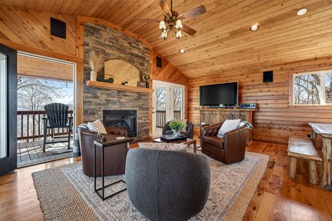 300 Crest Dr Smithville TN 37166