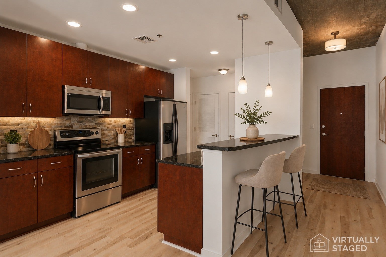 1-bed condo sold in Nashville, TN 37201, 301 Demonbreun St 906 301 Demonbreun St 906, Nashville TN 37201 1-bed condo, photo 2 of 26