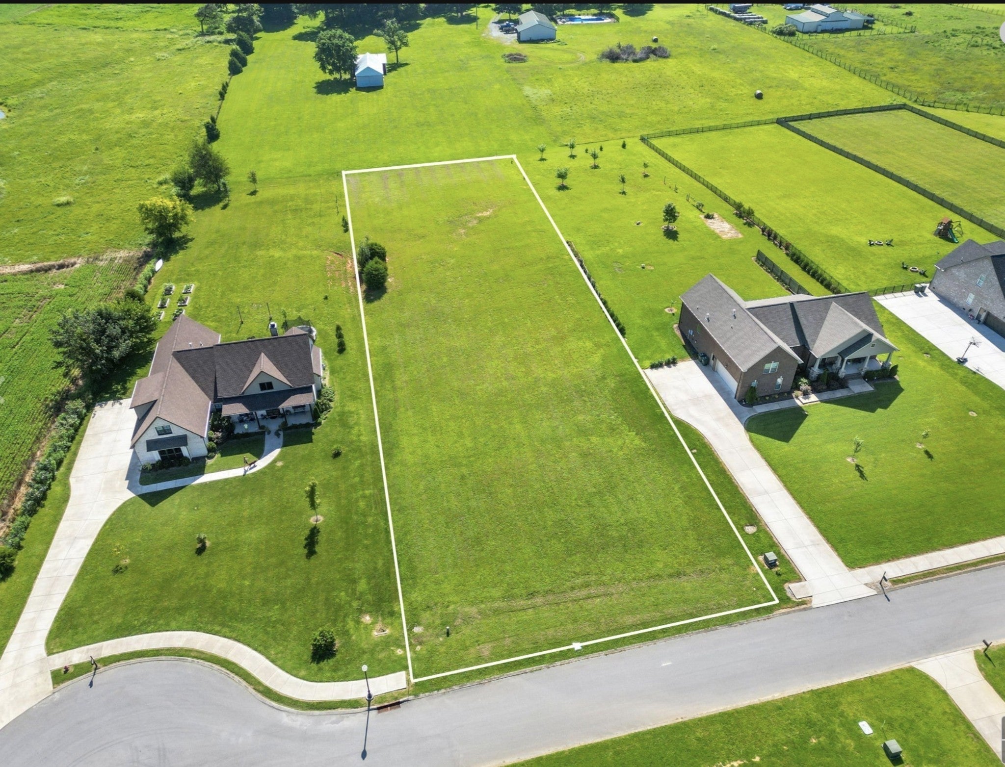136A Wind Wood Dr - Photo 2