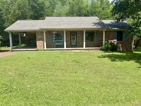 93 Teakwood Dr Lexington TN 38351