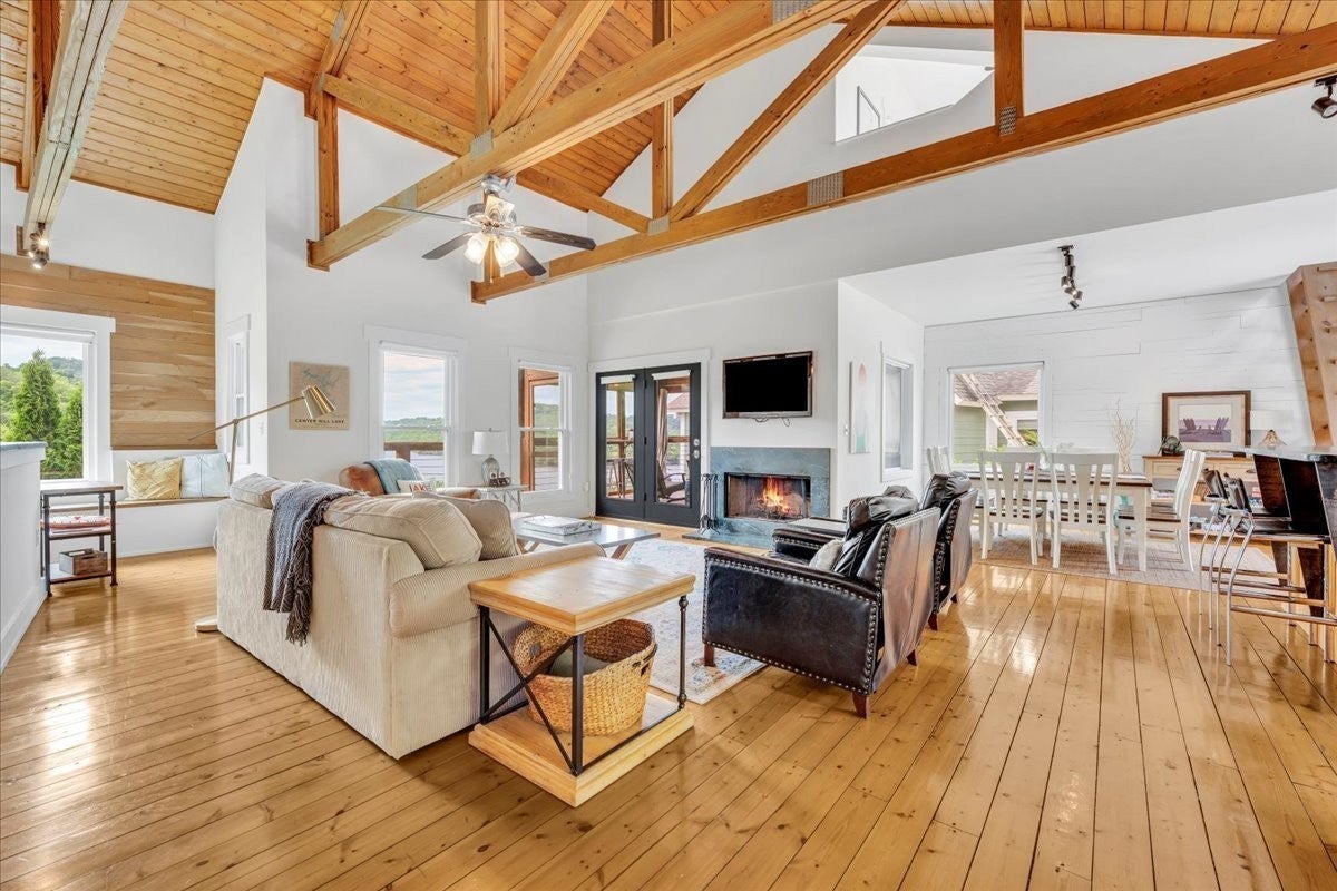 105 Sandgate Ct