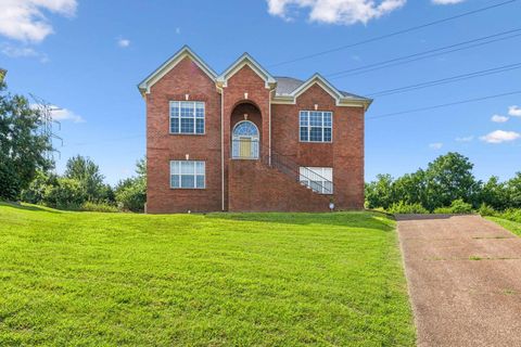 111 Chambliss Ct Hendersonville TN 37075