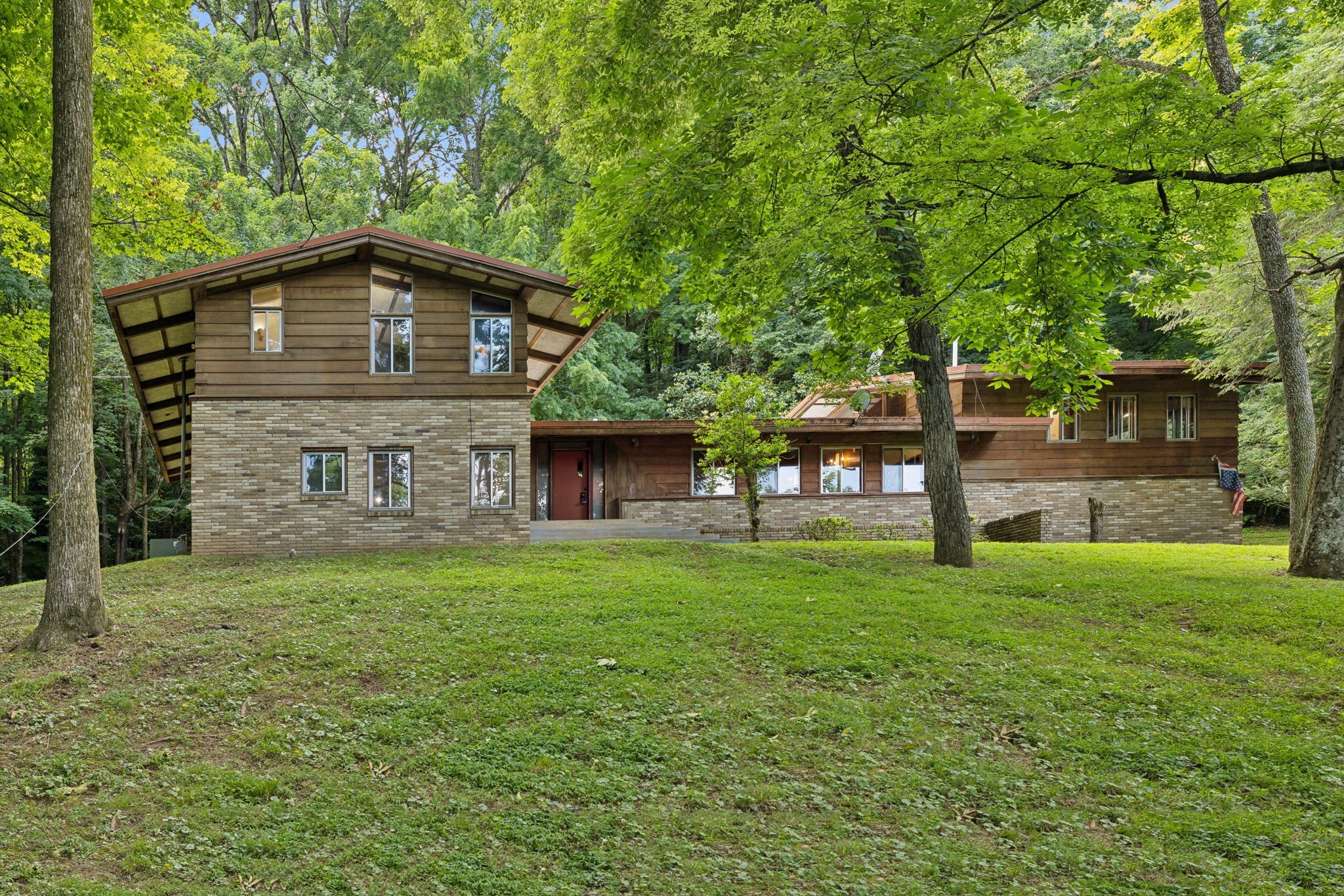 View Nashville, TN 37215 house