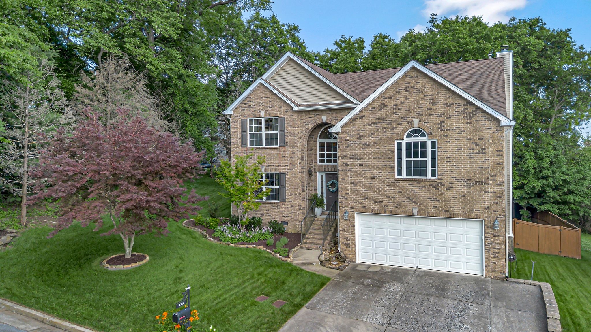 6325 Sunnywood Dr