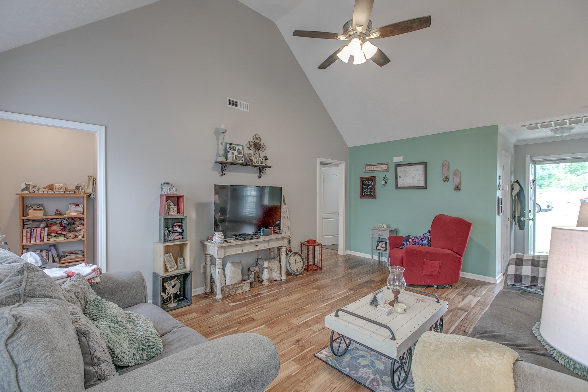 5064 Tricia Pl