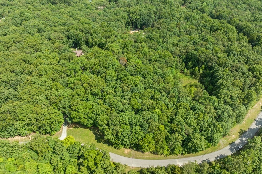 21 Hawks Bluff Rd