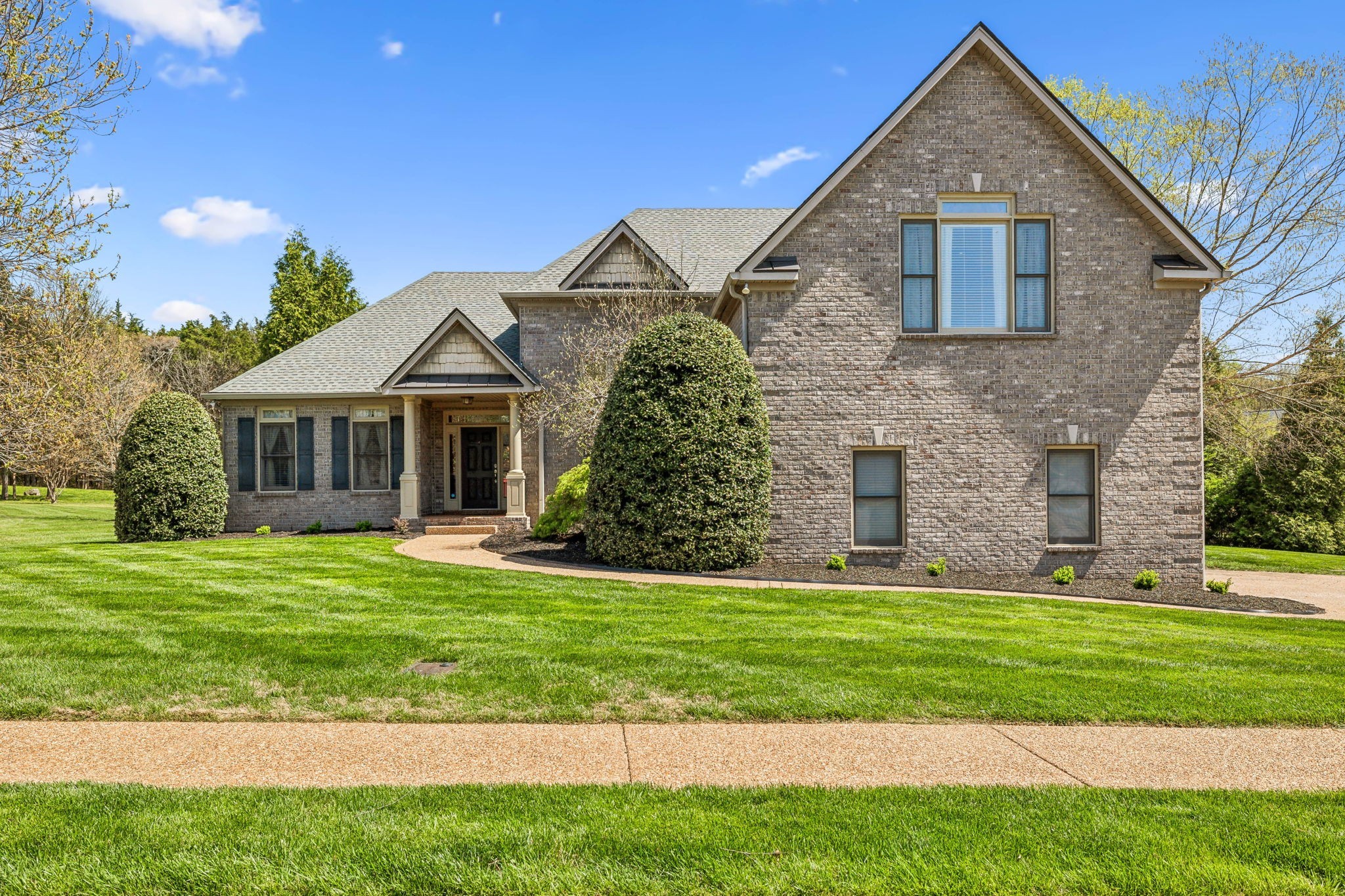 3820 Leona Pass
