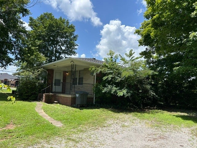 5002 Collinwood Dr