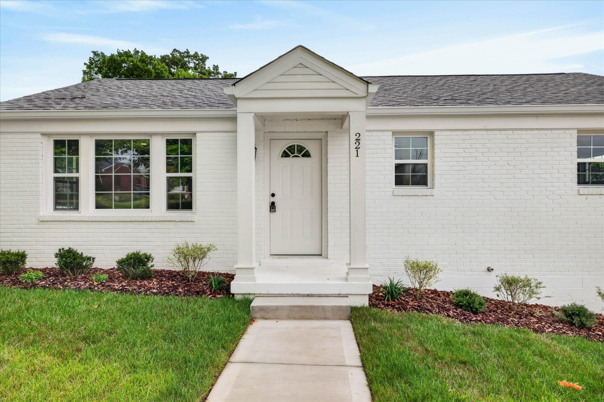 221 Clearview Dr