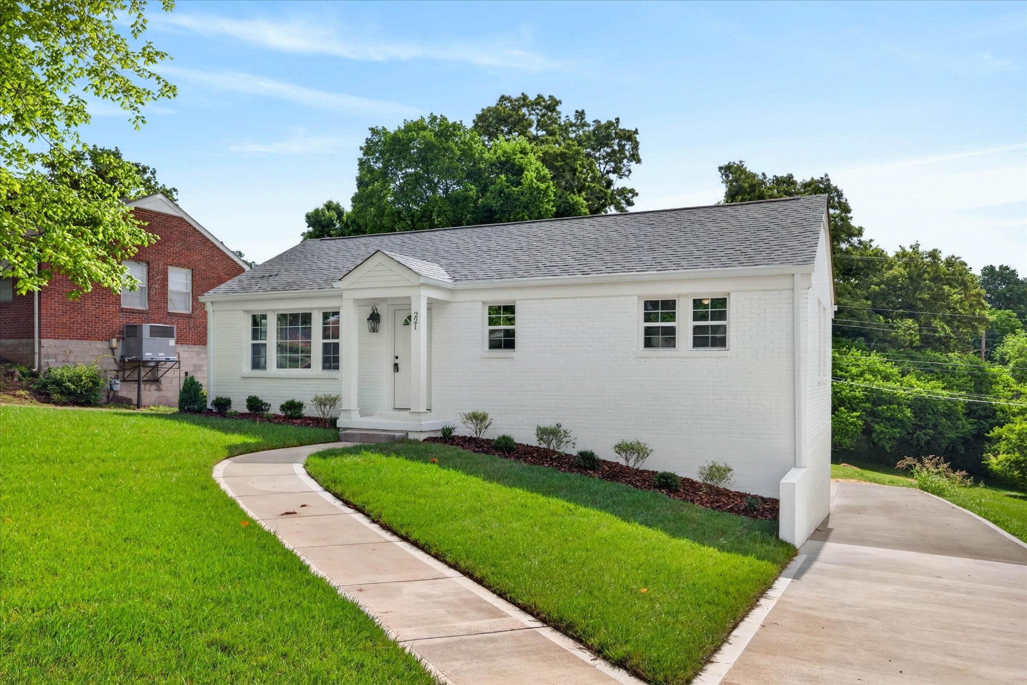 221 Clearview Dr