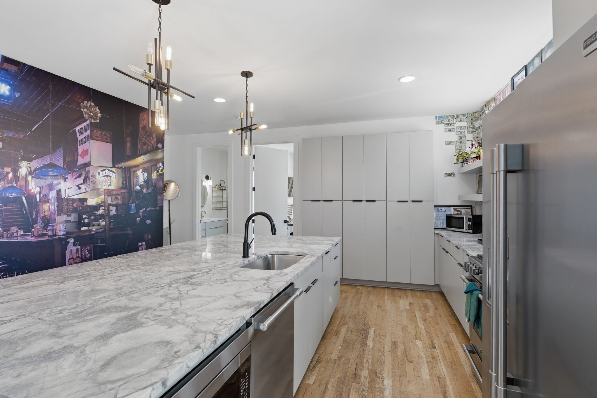 2807 Delaware Ave 306