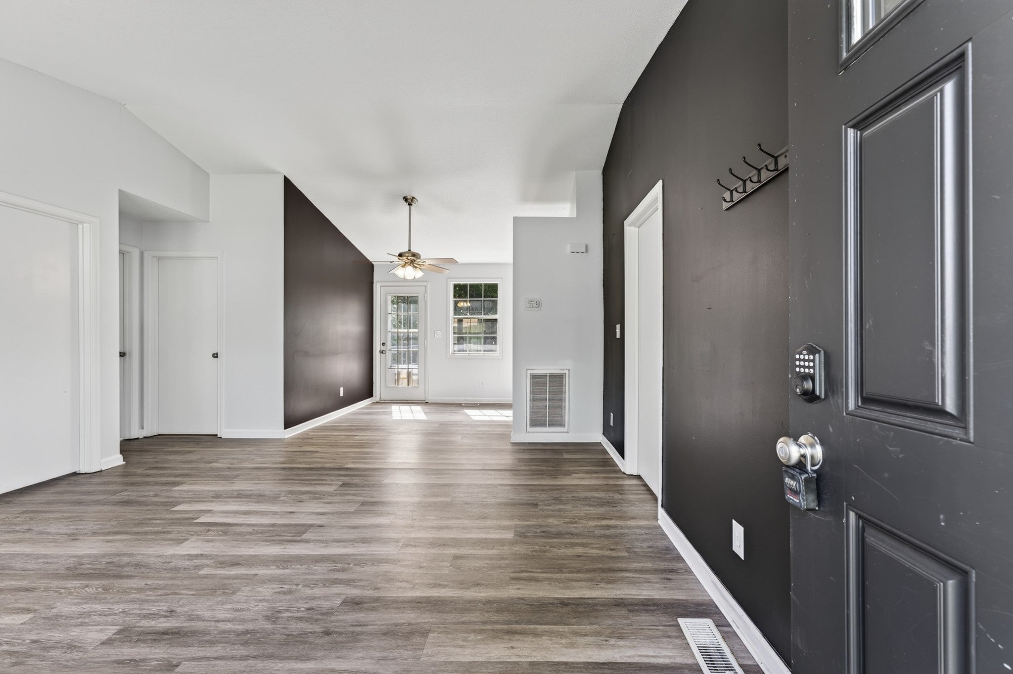 727 Acorn Dr