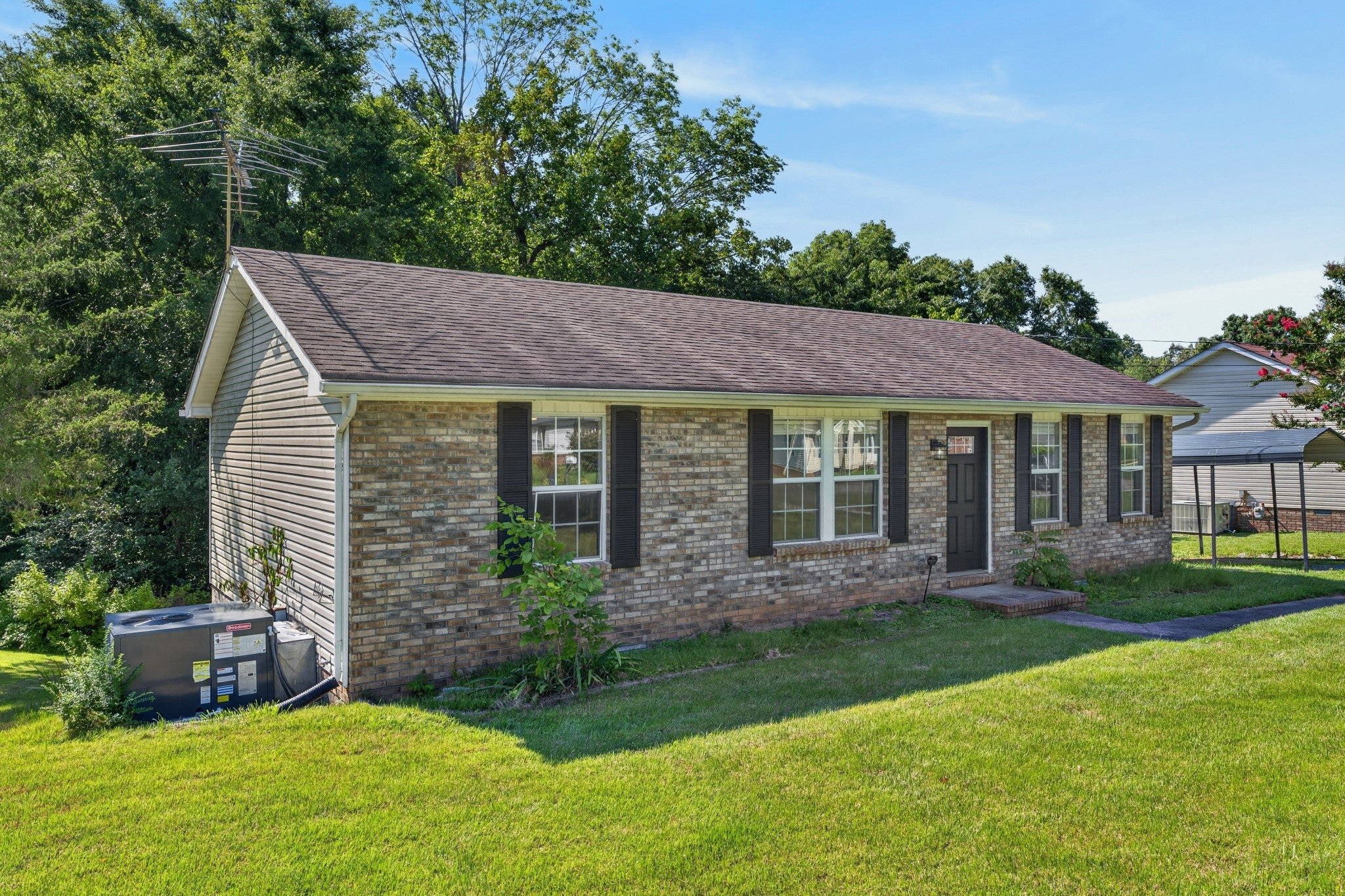 727 Acorn Dr