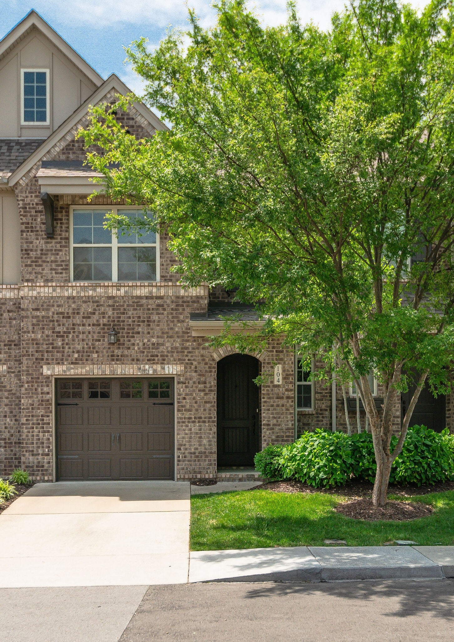 104 Ambassador Pvt Cir