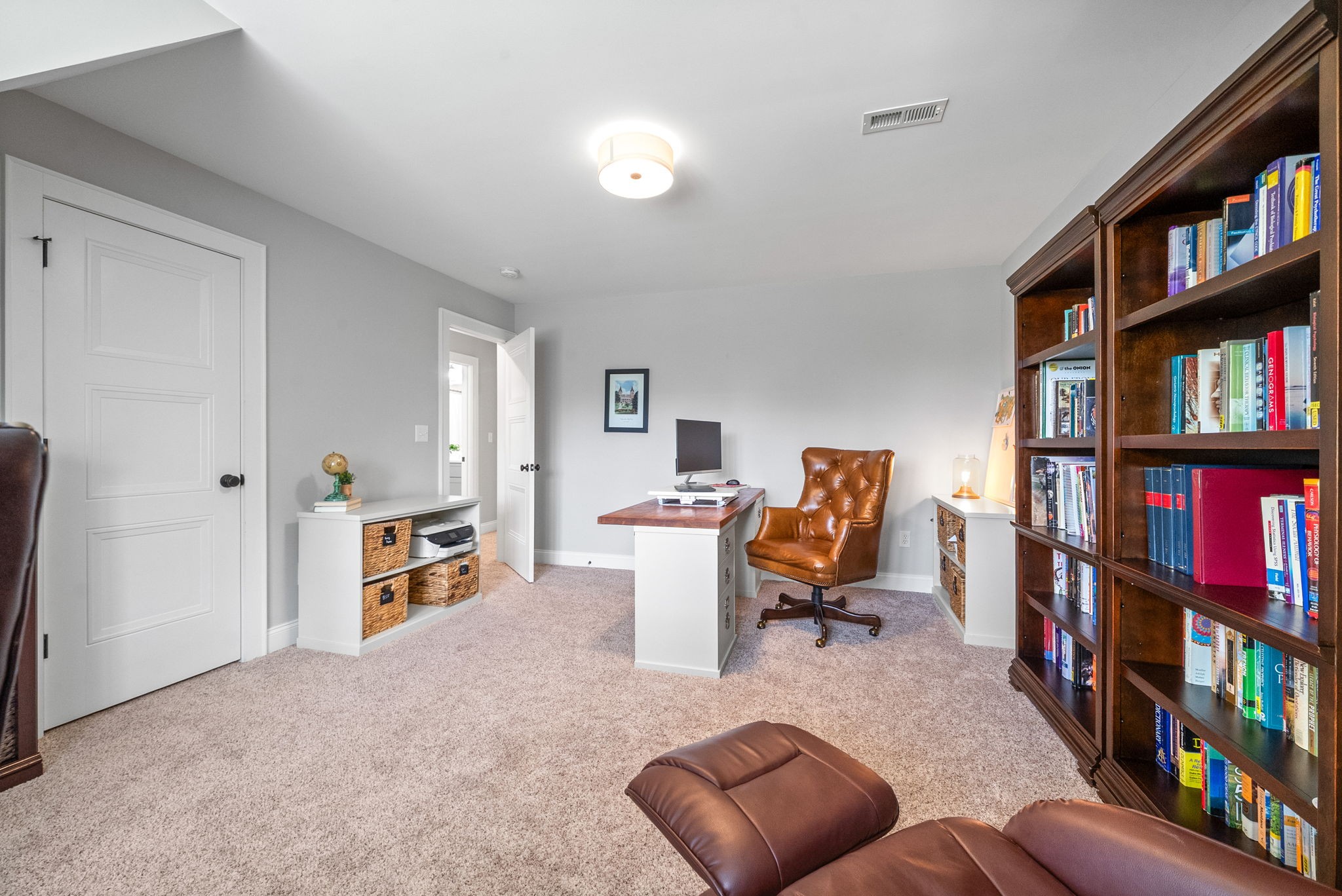 Clarksville, Tennessee 37043, United States, 5 Bedrooms Bedrooms, ,5 BathroomsBathrooms,Residential,Active,132218