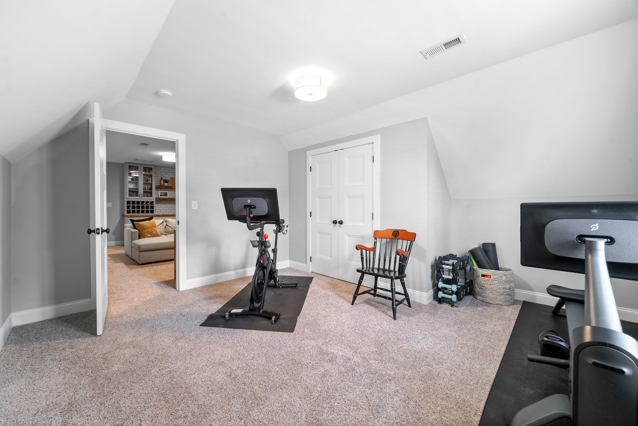 Clarksville, Tennessee 37043, United States, 5 Bedrooms Bedrooms, ,5 BathroomsBathrooms,Residential,Active,132218