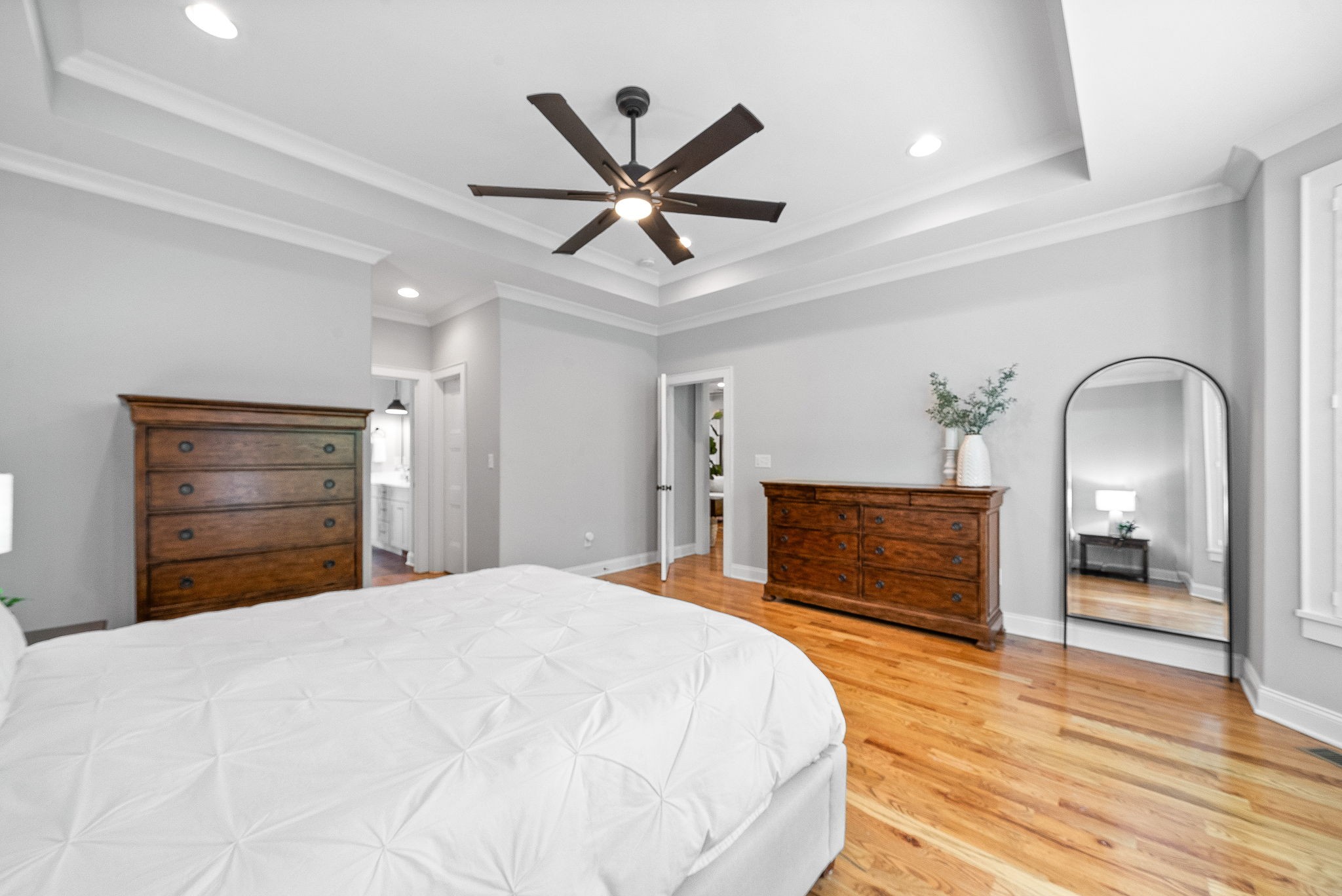 Clarksville, Tennessee 37043, United States, 5 Bedrooms Bedrooms, ,5 BathroomsBathrooms,Residential,Active,132218