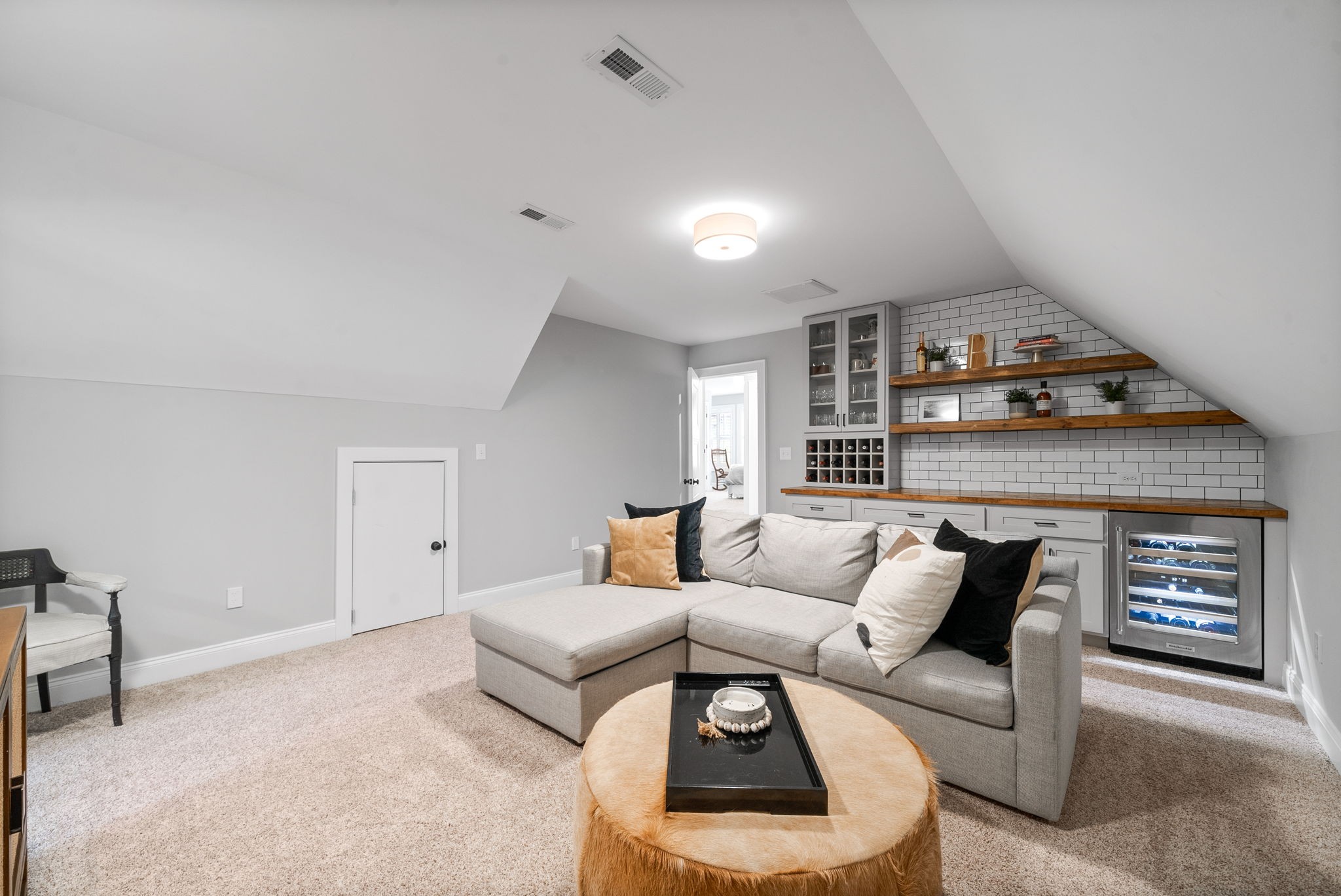 Clarksville, Tennessee 37043, United States, 5 Bedrooms Bedrooms, ,5 BathroomsBathrooms,Residential,Active,132218