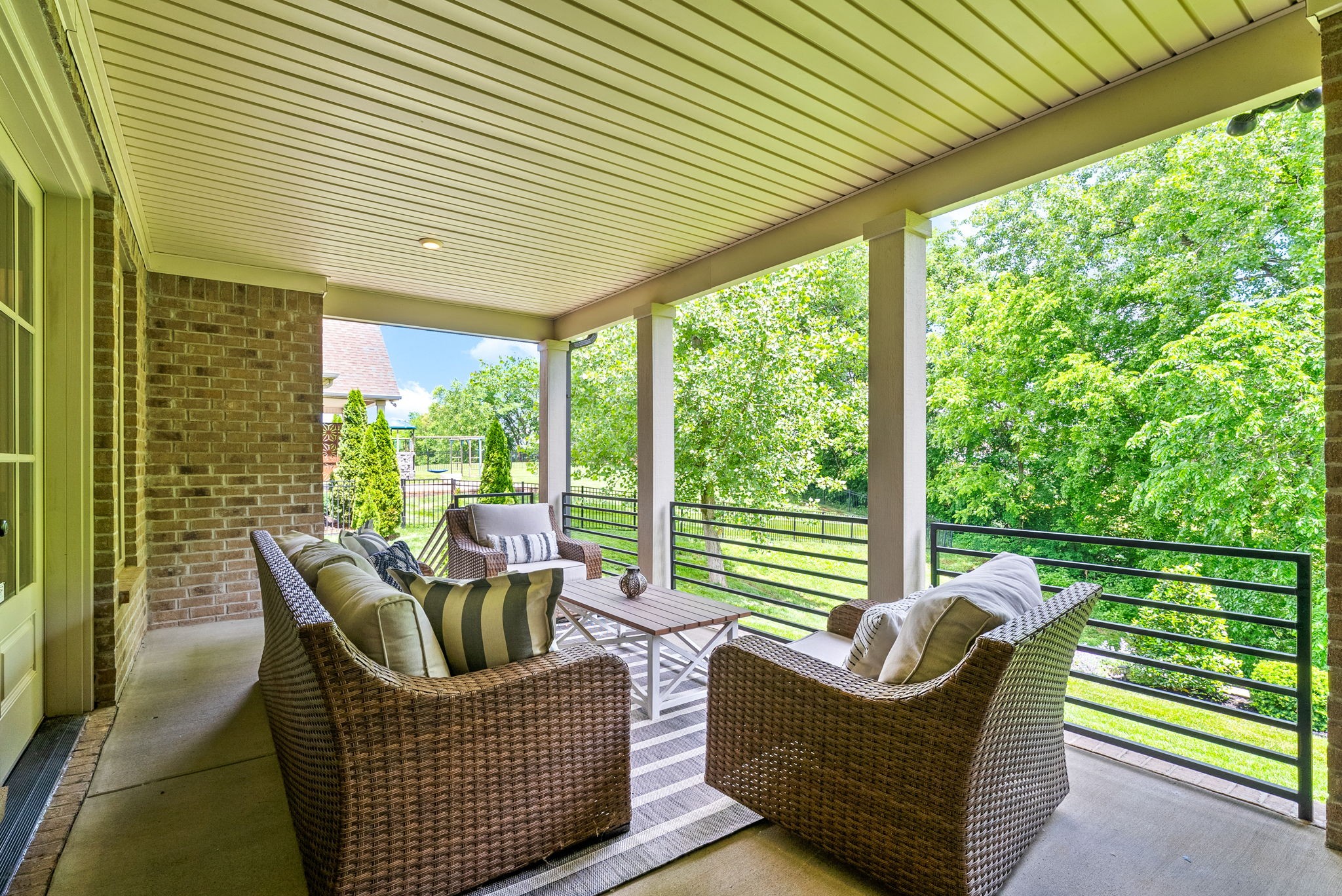 Clarksville, Tennessee 37043, United States, 5 Bedrooms Bedrooms, ,5 BathroomsBathrooms,Residential,Active,132218