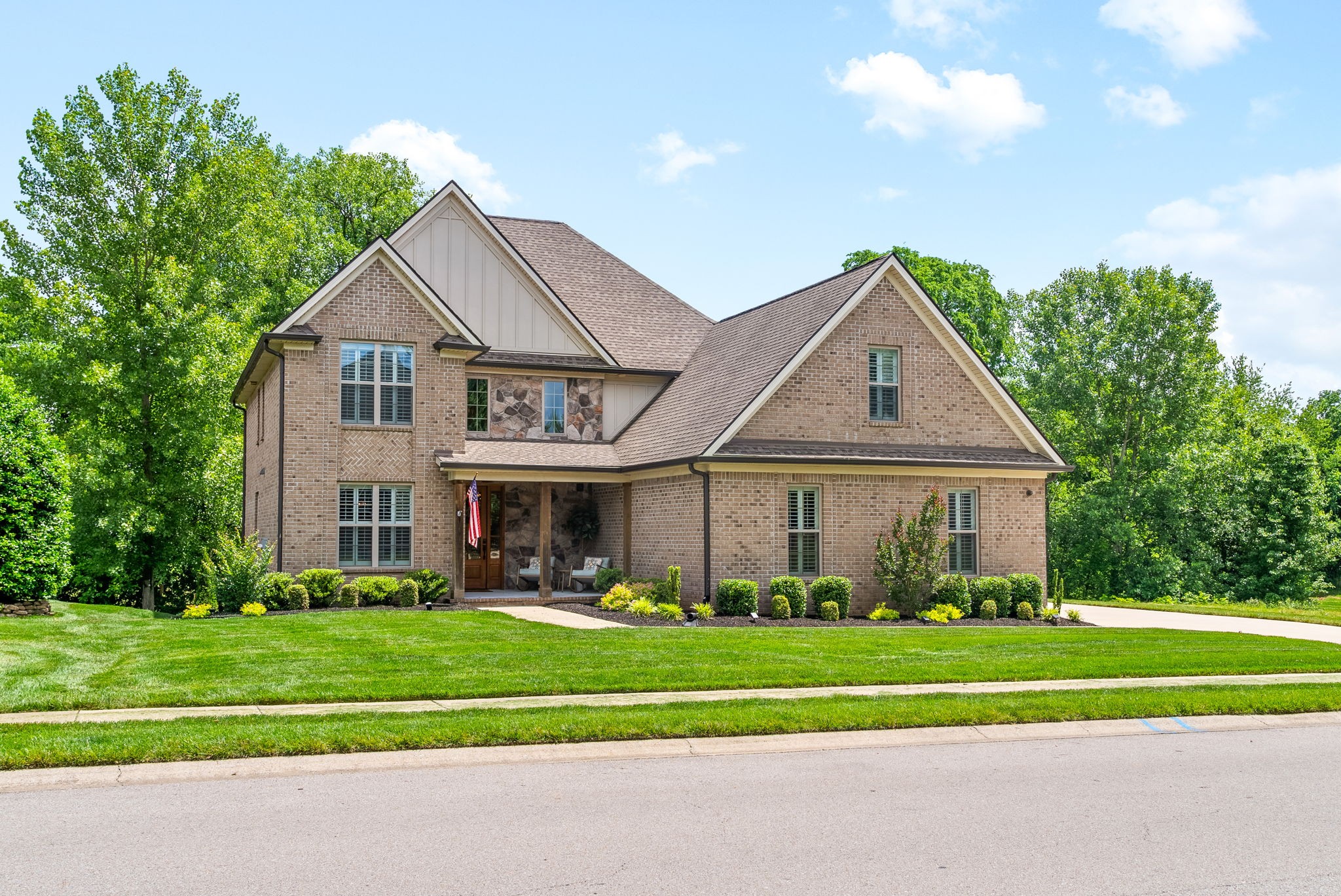 Clarksville, Tennessee 37043, United States, 5 Bedrooms Bedrooms, ,5 BathroomsBathrooms,Residential,Active,132218