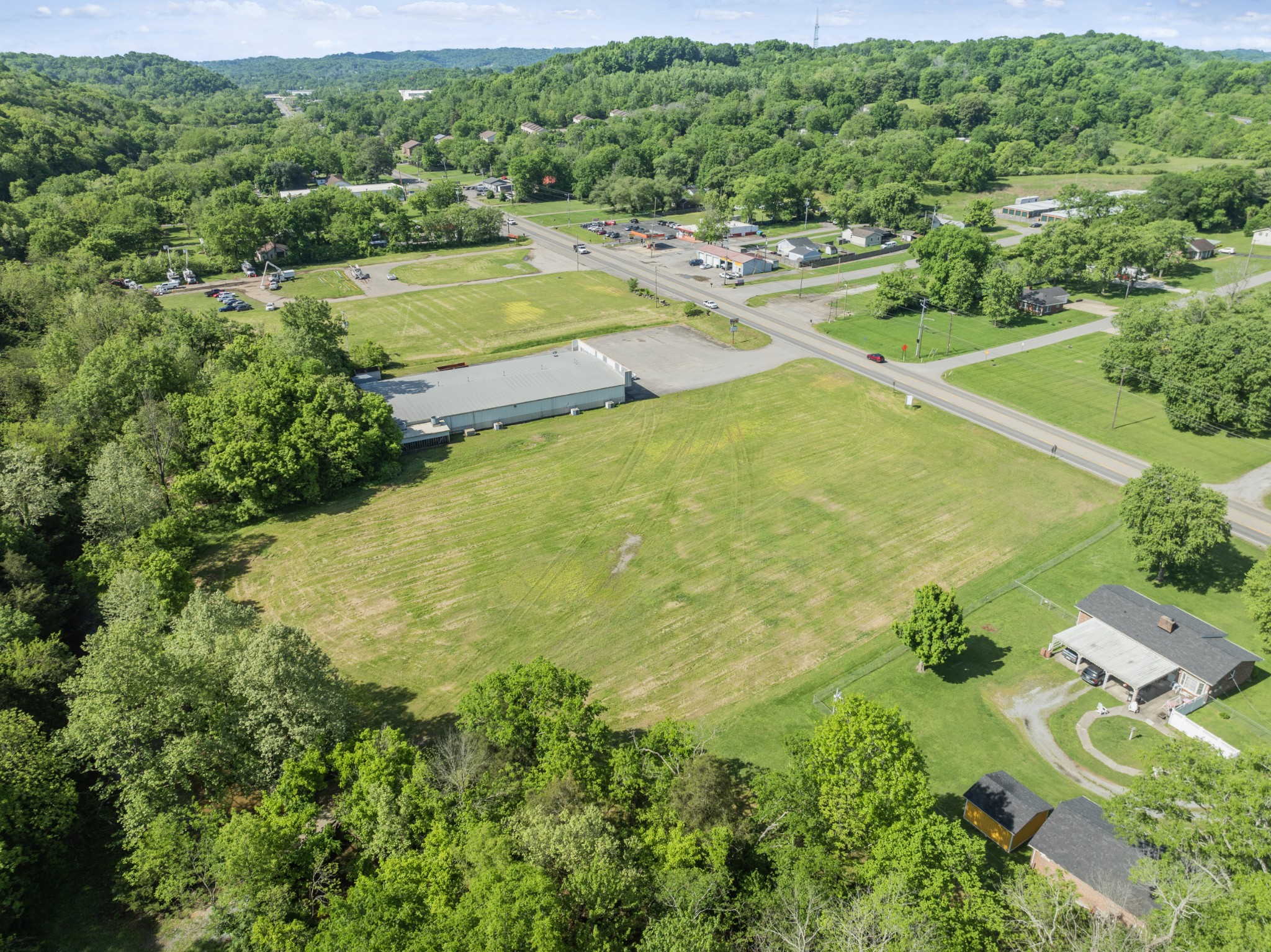 1135 Louisville Hwy