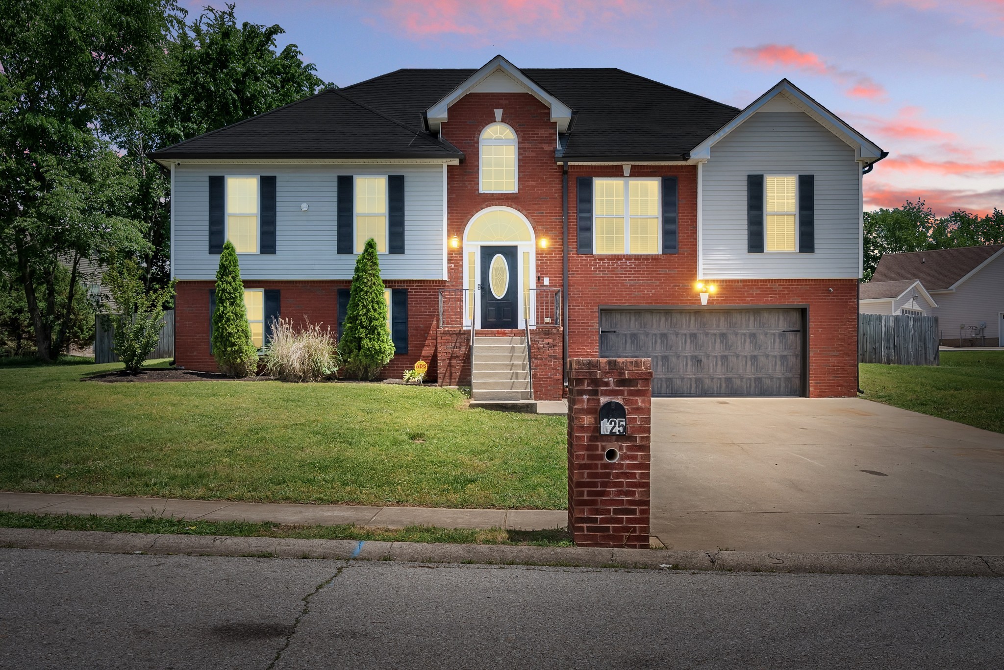 125 W Observatory Dr