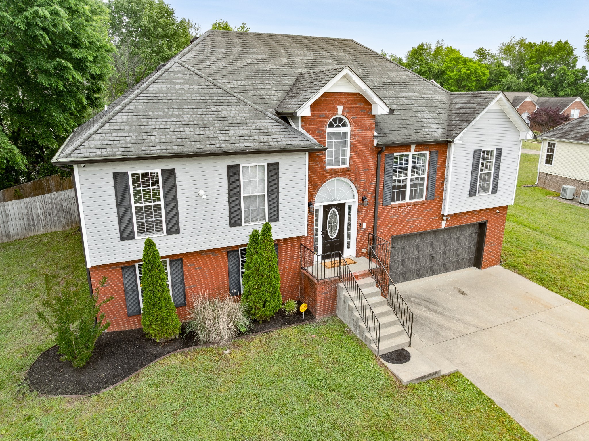 125 W Observatory Dr