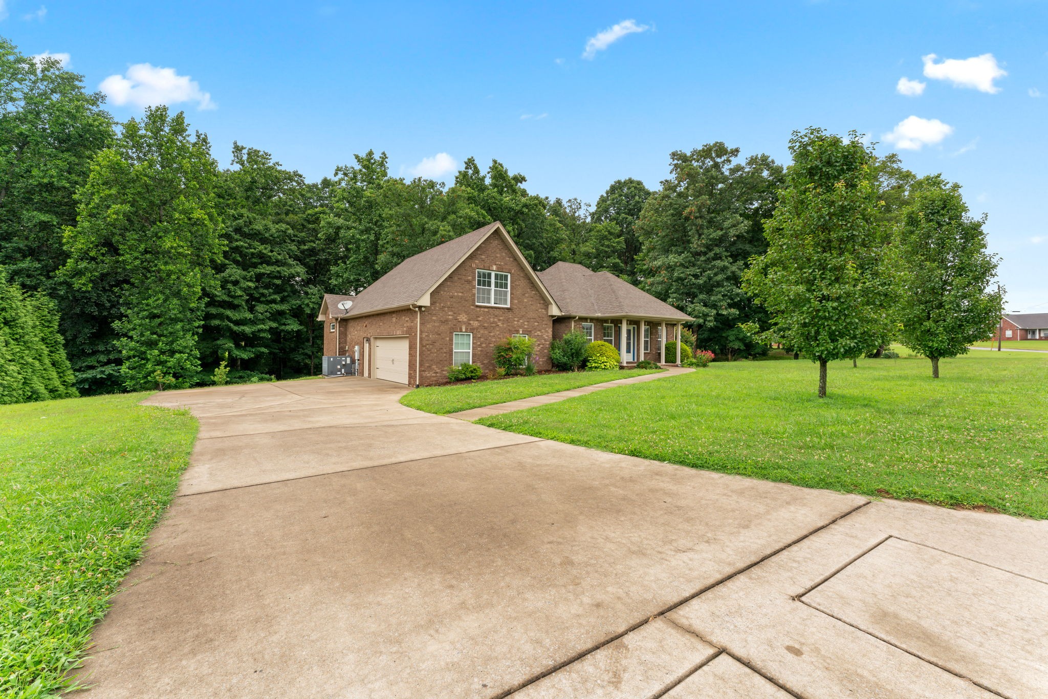 1364 Eastland Dr