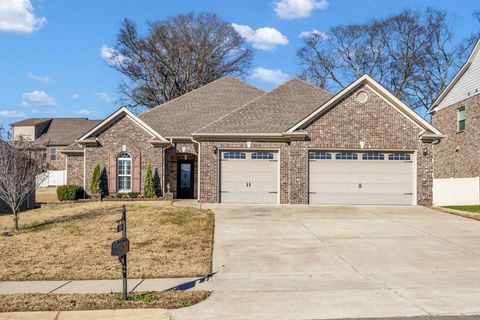 7009 Whisperwood Ave Spring Hill TN 37174