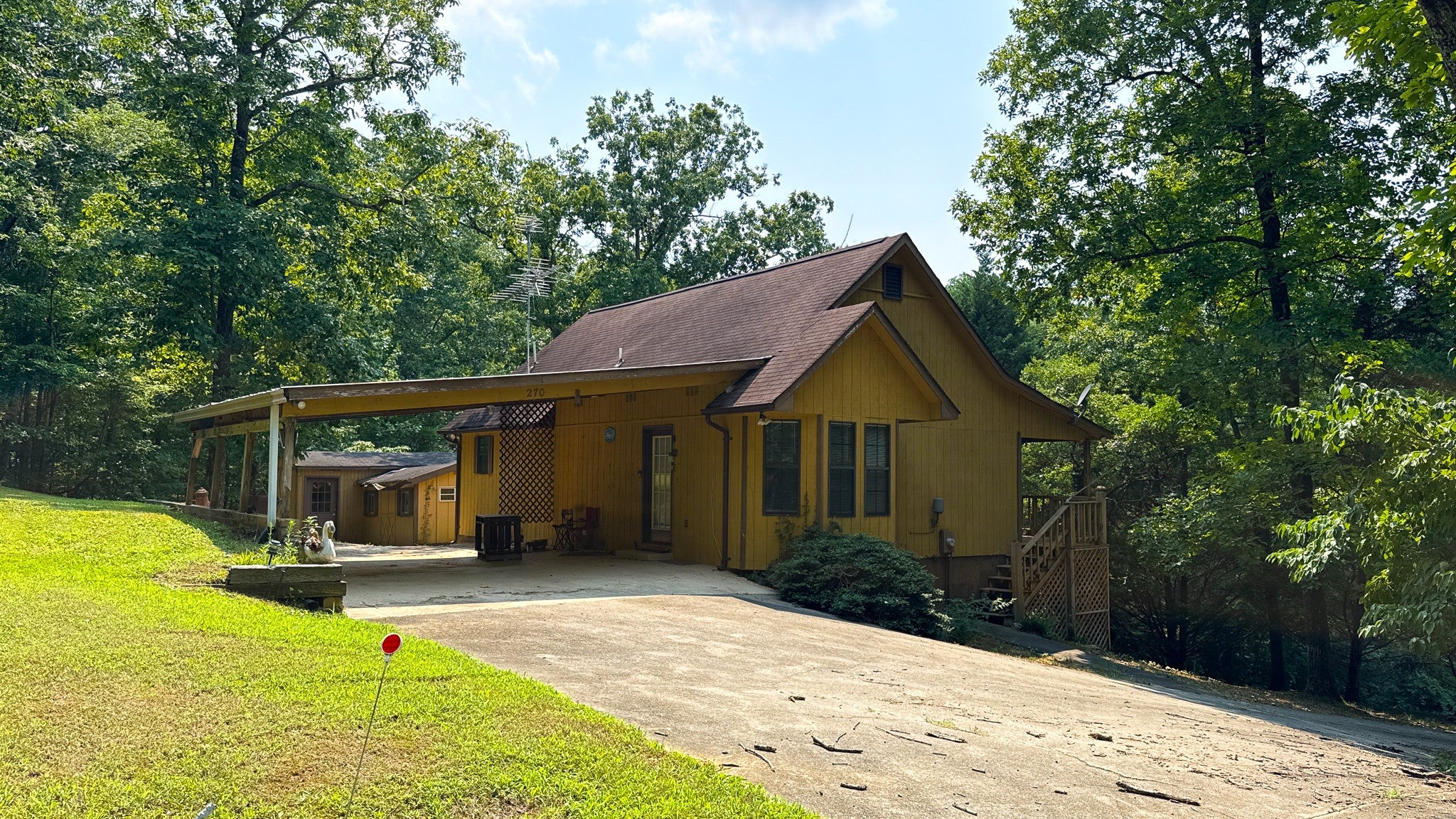 270 Summer Ln