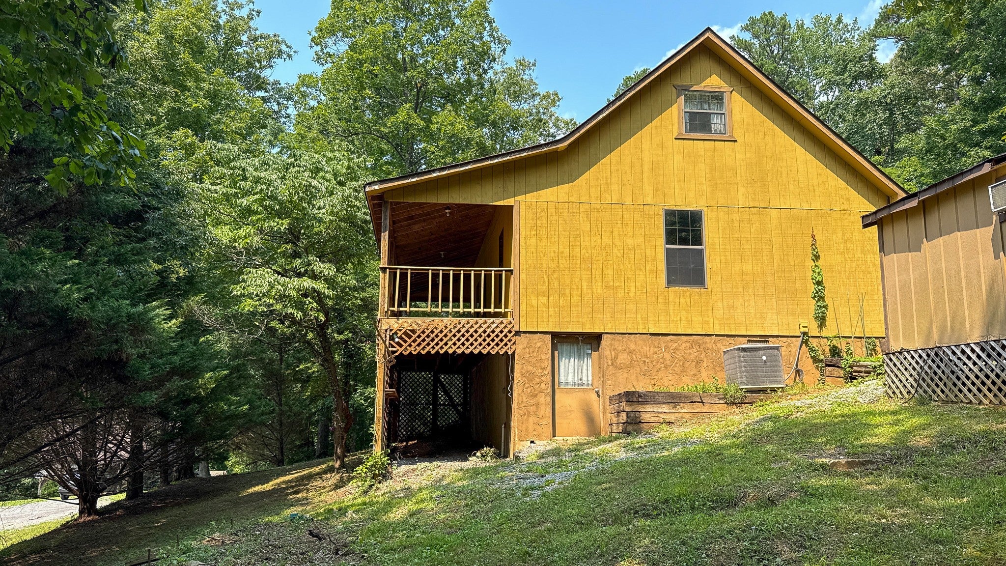 270 Summer Ln