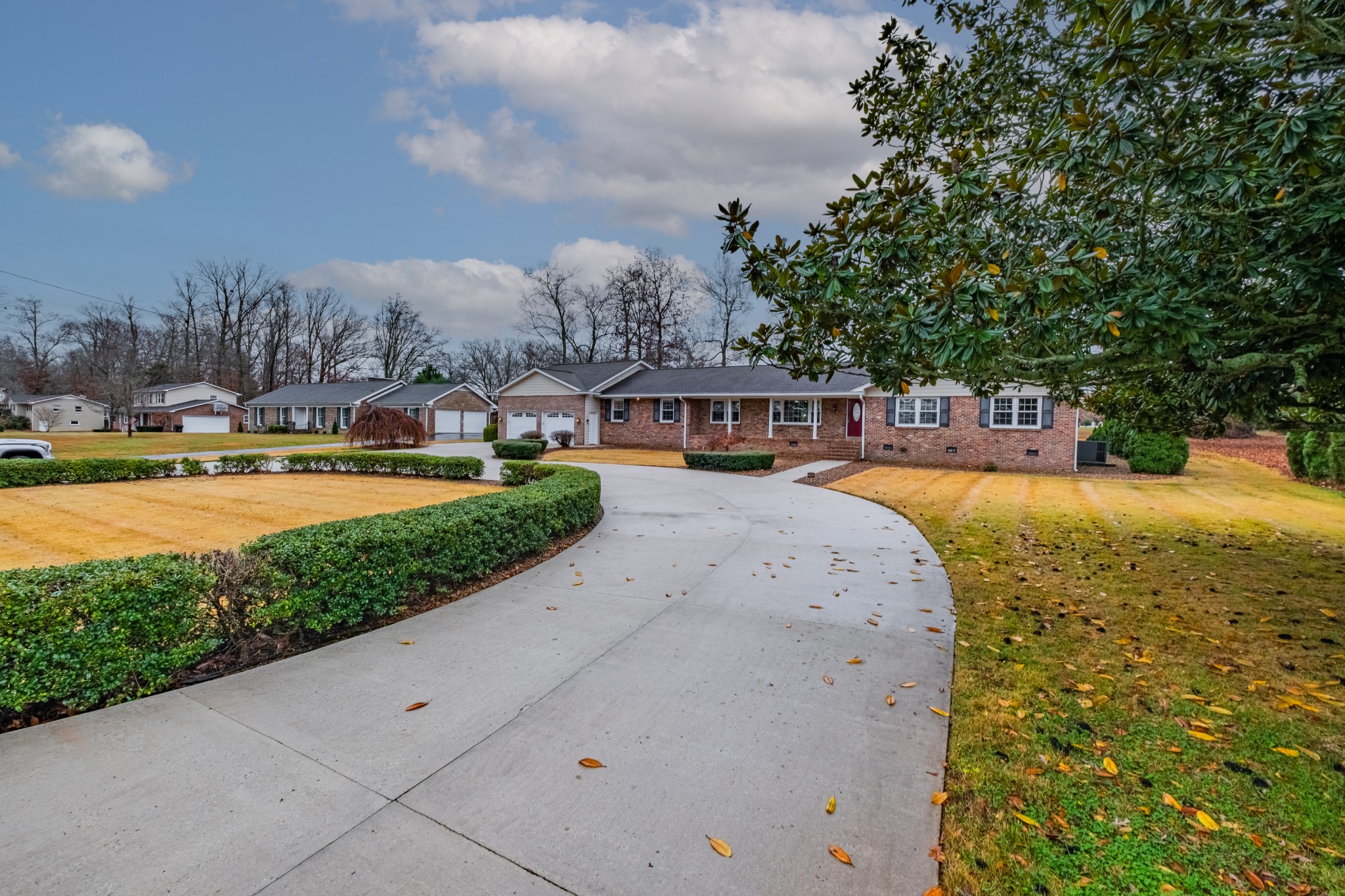 1727 Country Club Drive